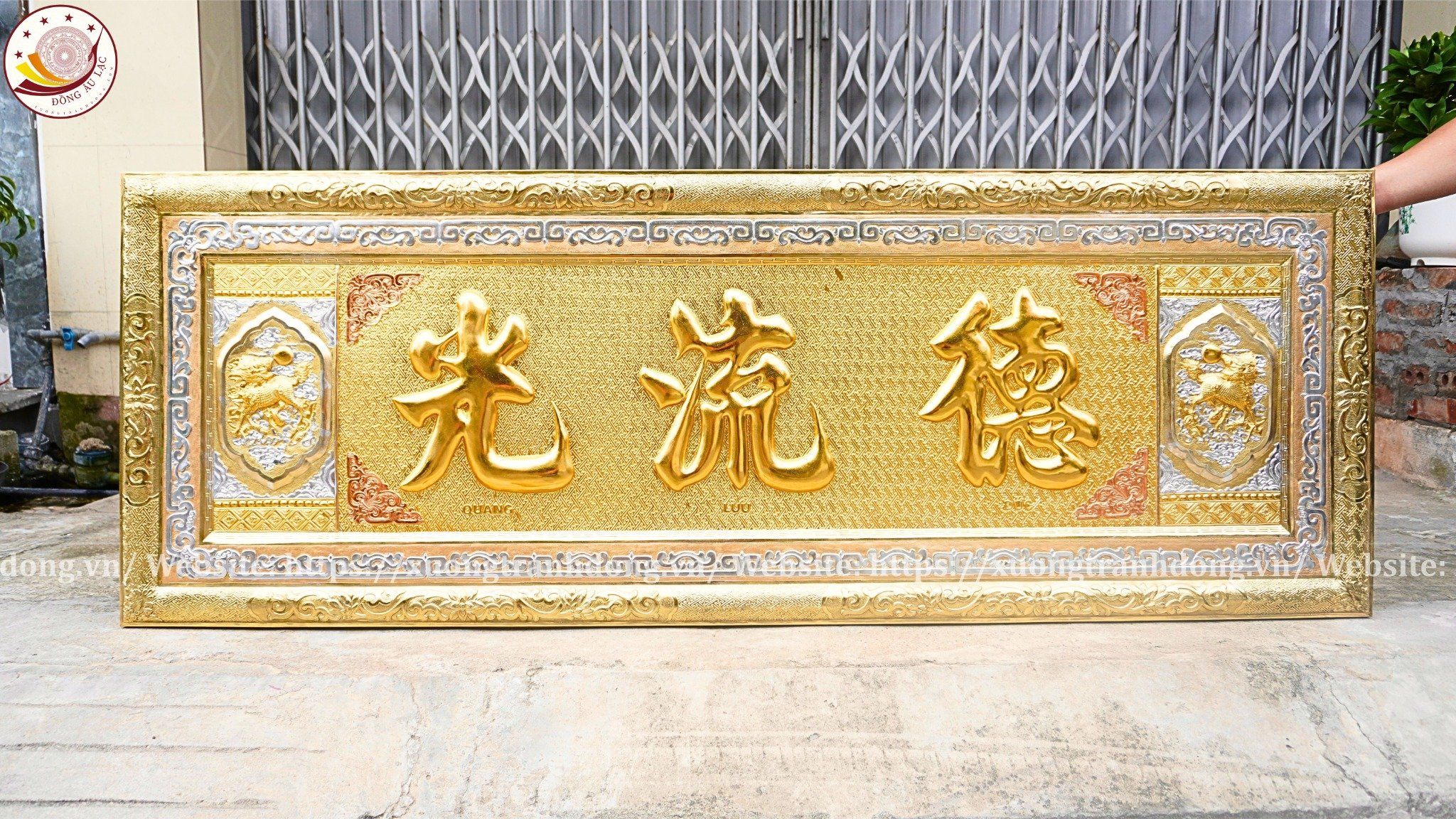 dai tu cau doi dong vang 197cm xuong tranh dong