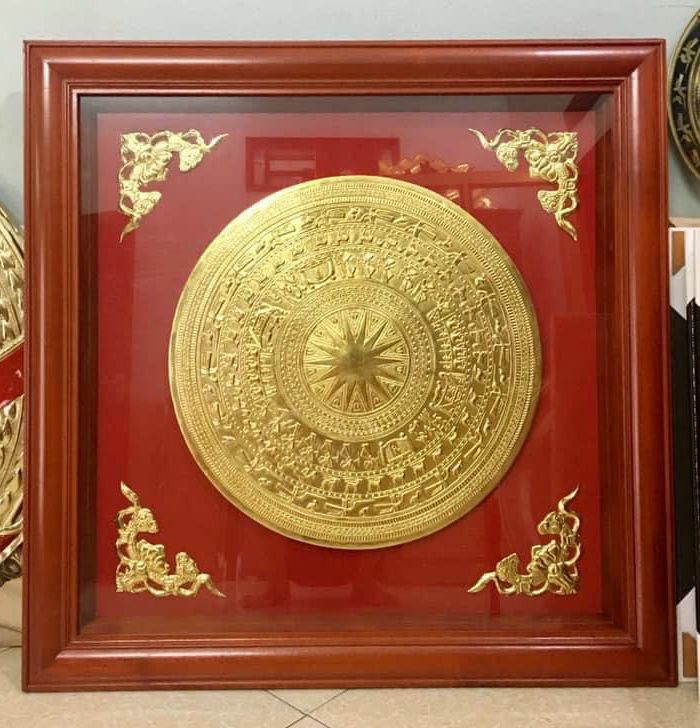 tranh trống đồng mạ vàng