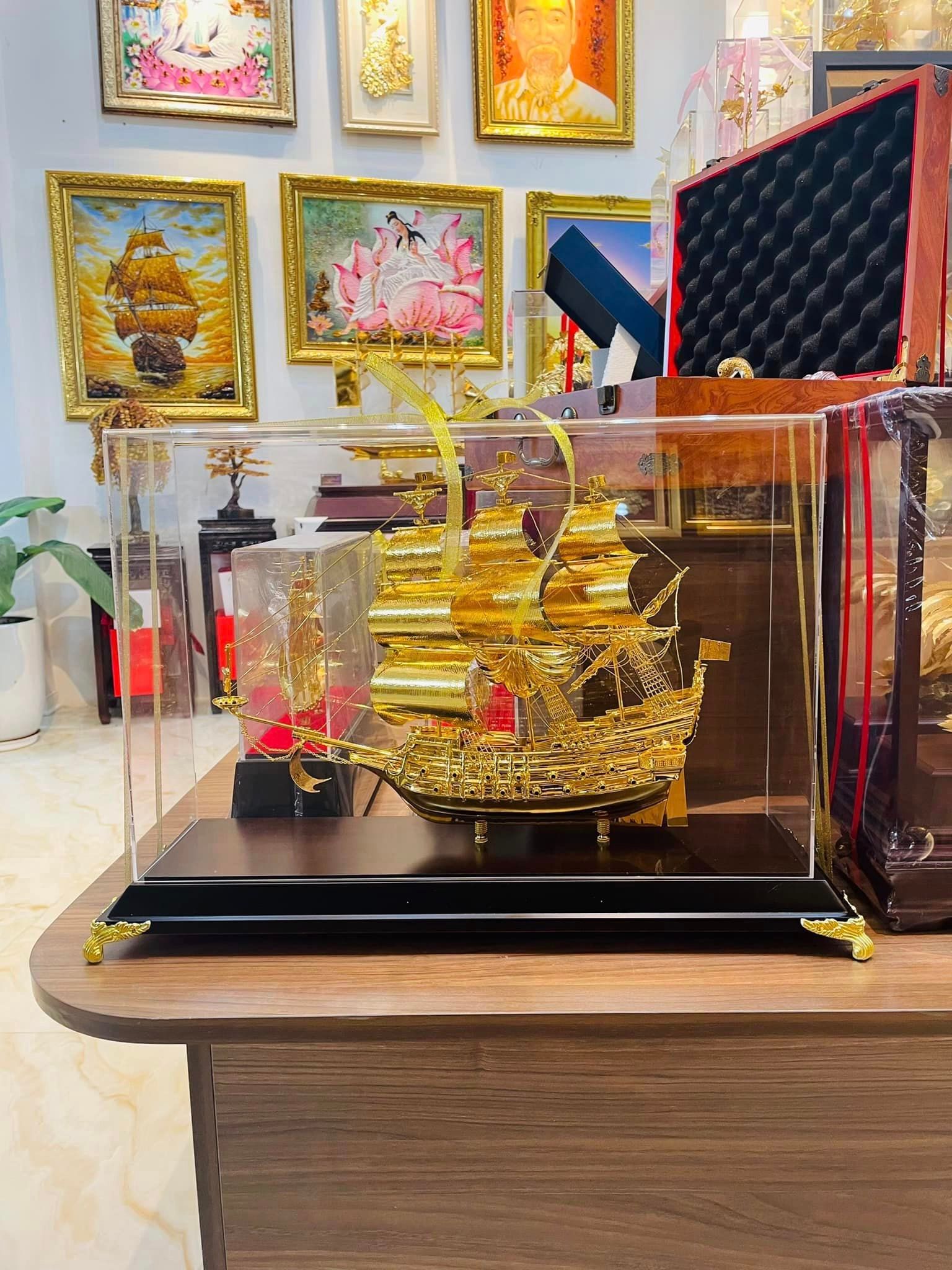 mo hinh thuyen dong vang kich thuoc 22cm x 31cm x 12cm mau 5 xuong tranh dong