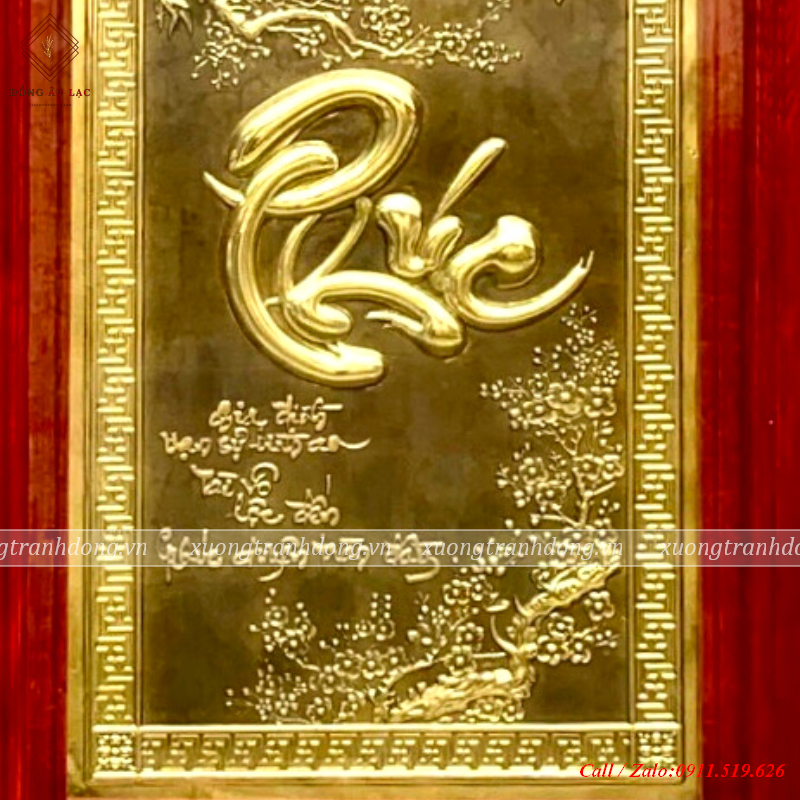 chu phuc 38x54cm dong vang nen den khung go soi