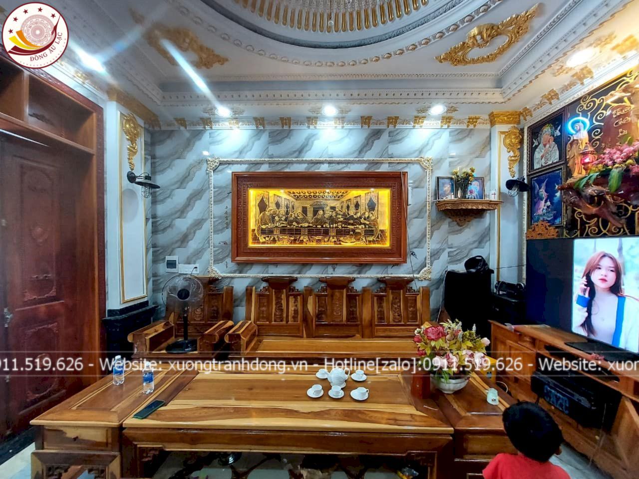 tranh bua tiec ly dong vang gia co khung duc hoa van 2m43x1m33 xuong tranh dong