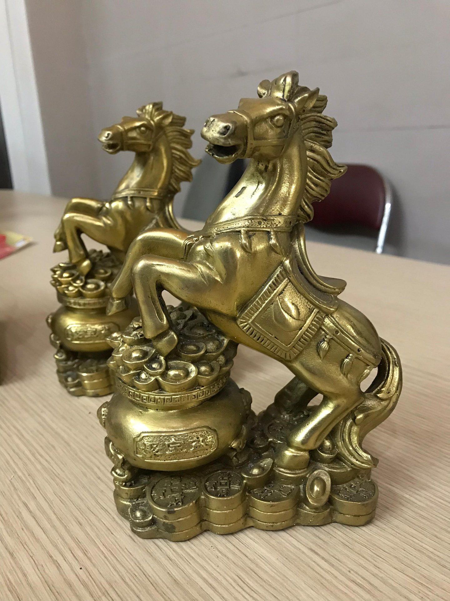 tuong ngua hu tien dong vang cao 17cm xuong tranh dong