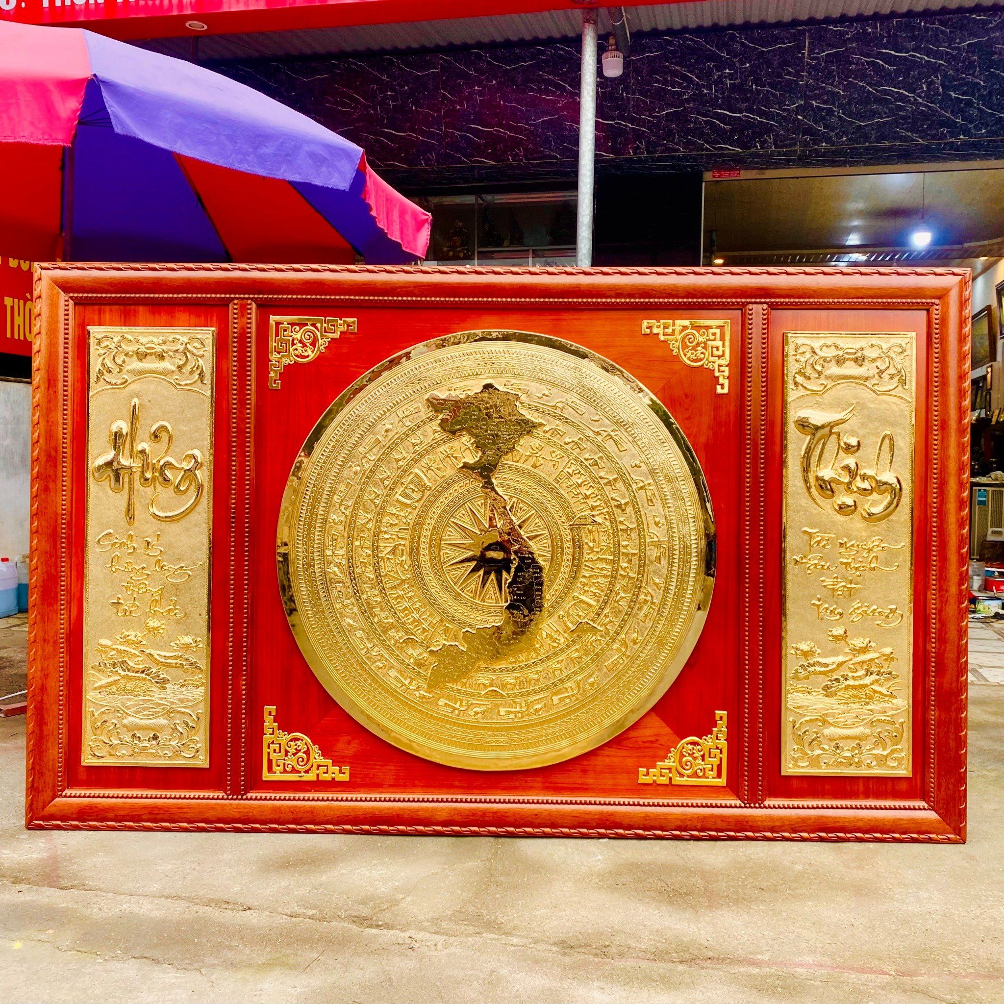 tranh trong dong dong vang ma vang 24k khung go kich thuoc 2m55x1m55 xuong tranh dong