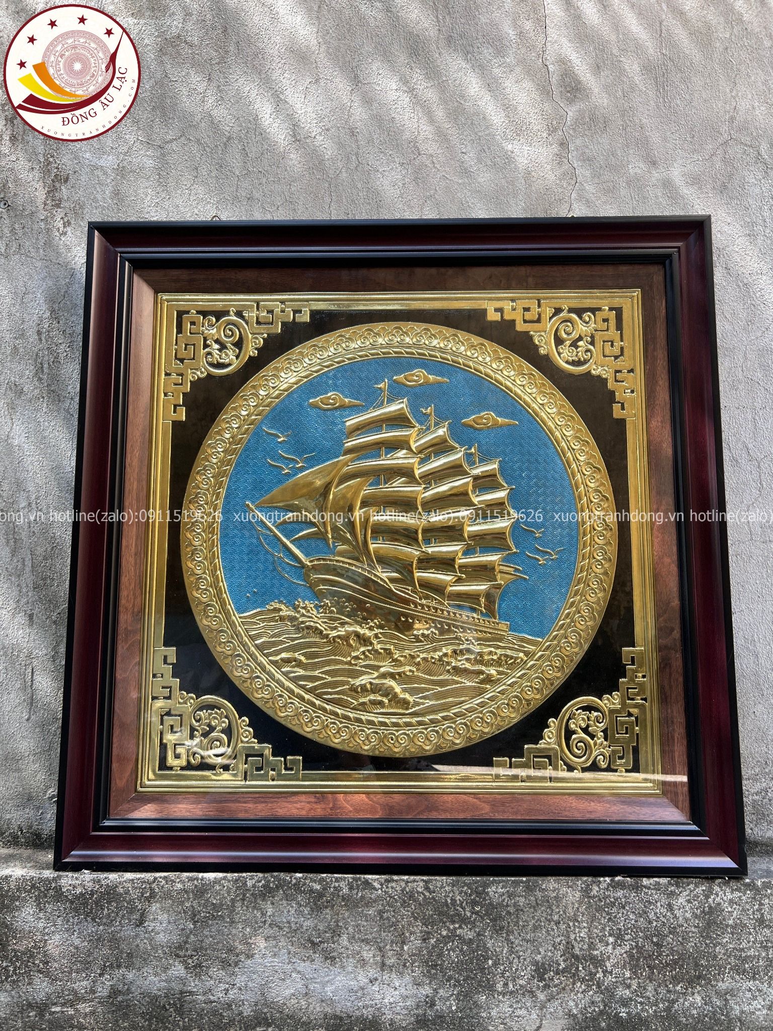 tranh qua tang thuan buom xuoi gio dong vang kich thuoc 68x68cm mau 1 xuong tranh dong