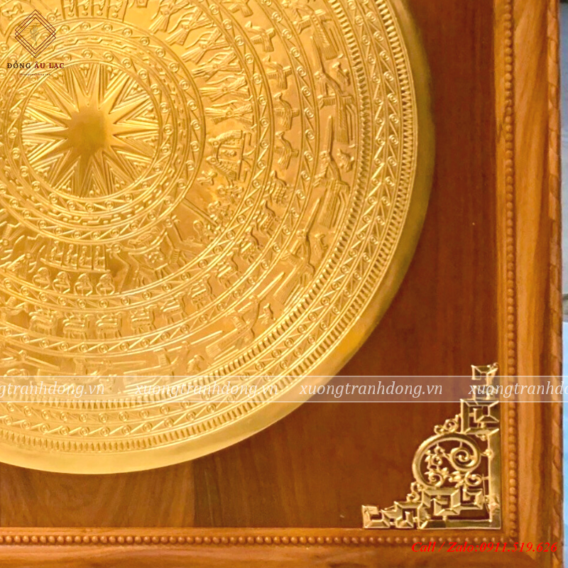 tranh trong duc kt 1m07x1m07 dk mat trong 80cm thep vang 24k