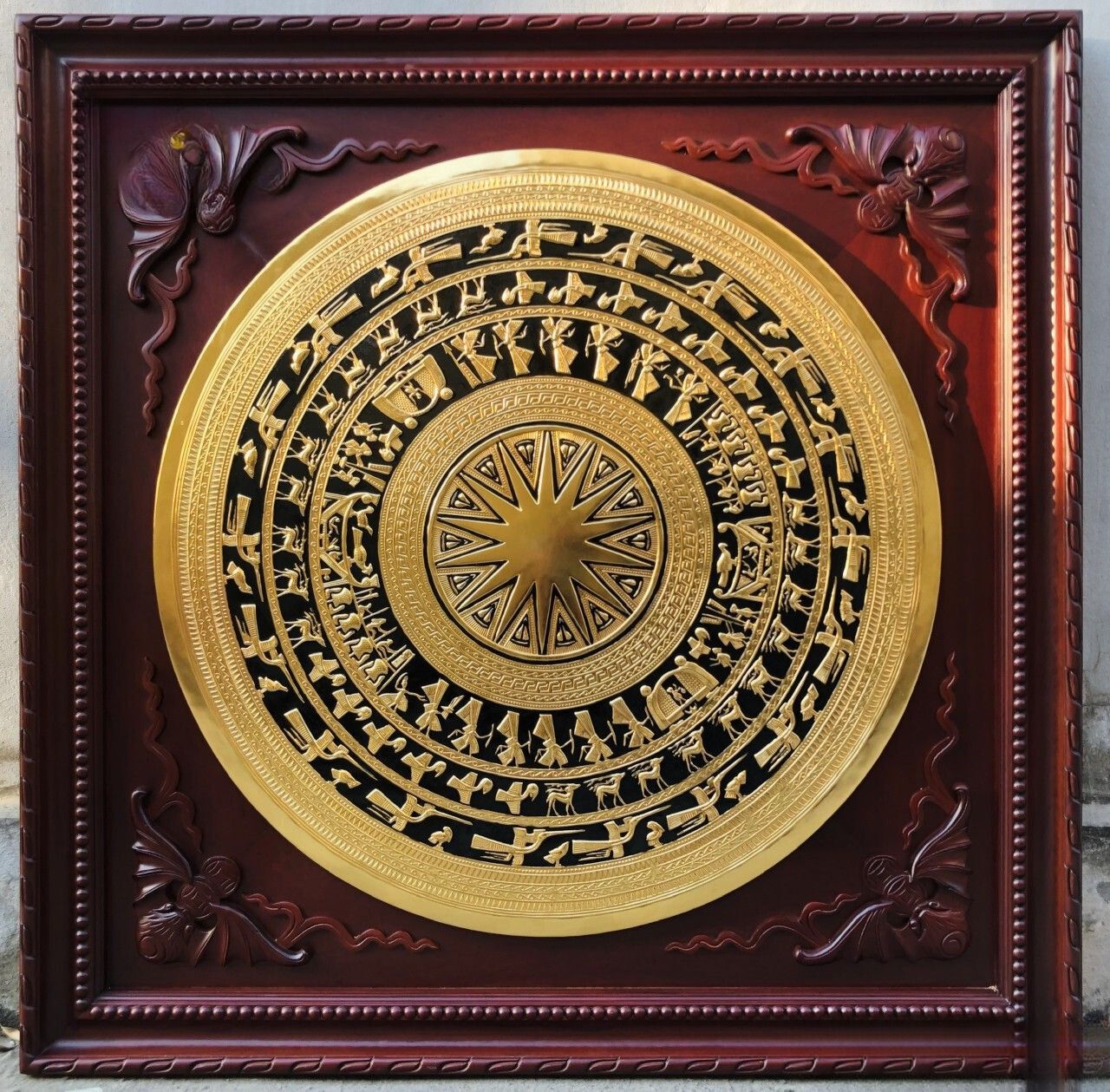 tranh trong dong dong vang dat vang ve nen kich thuoc 95x95cm xuong tranh dong
