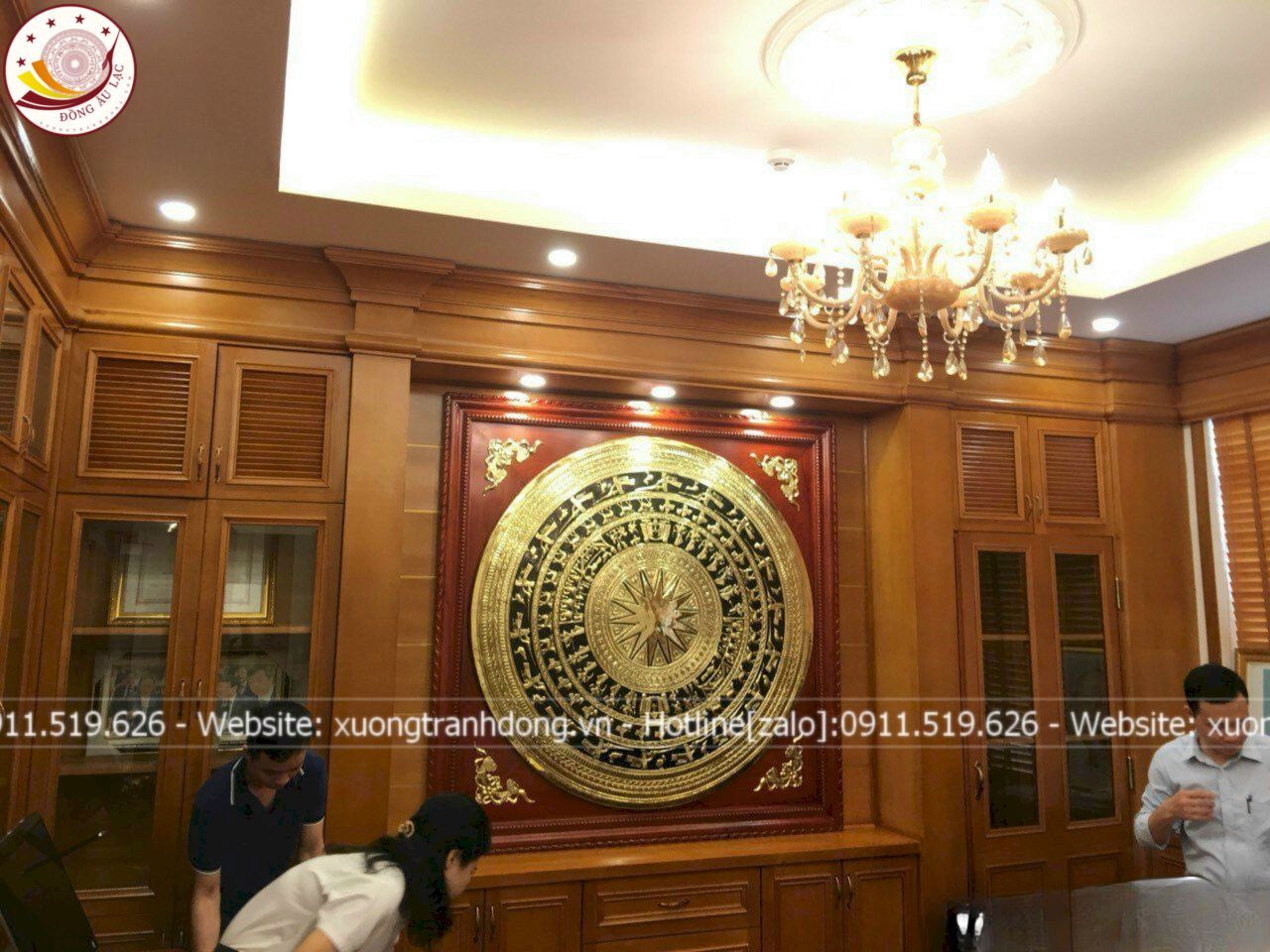 tranh trong dong dong vang dat vang ve nen kich thuoc 1m27x1m27 xuong tranh dong