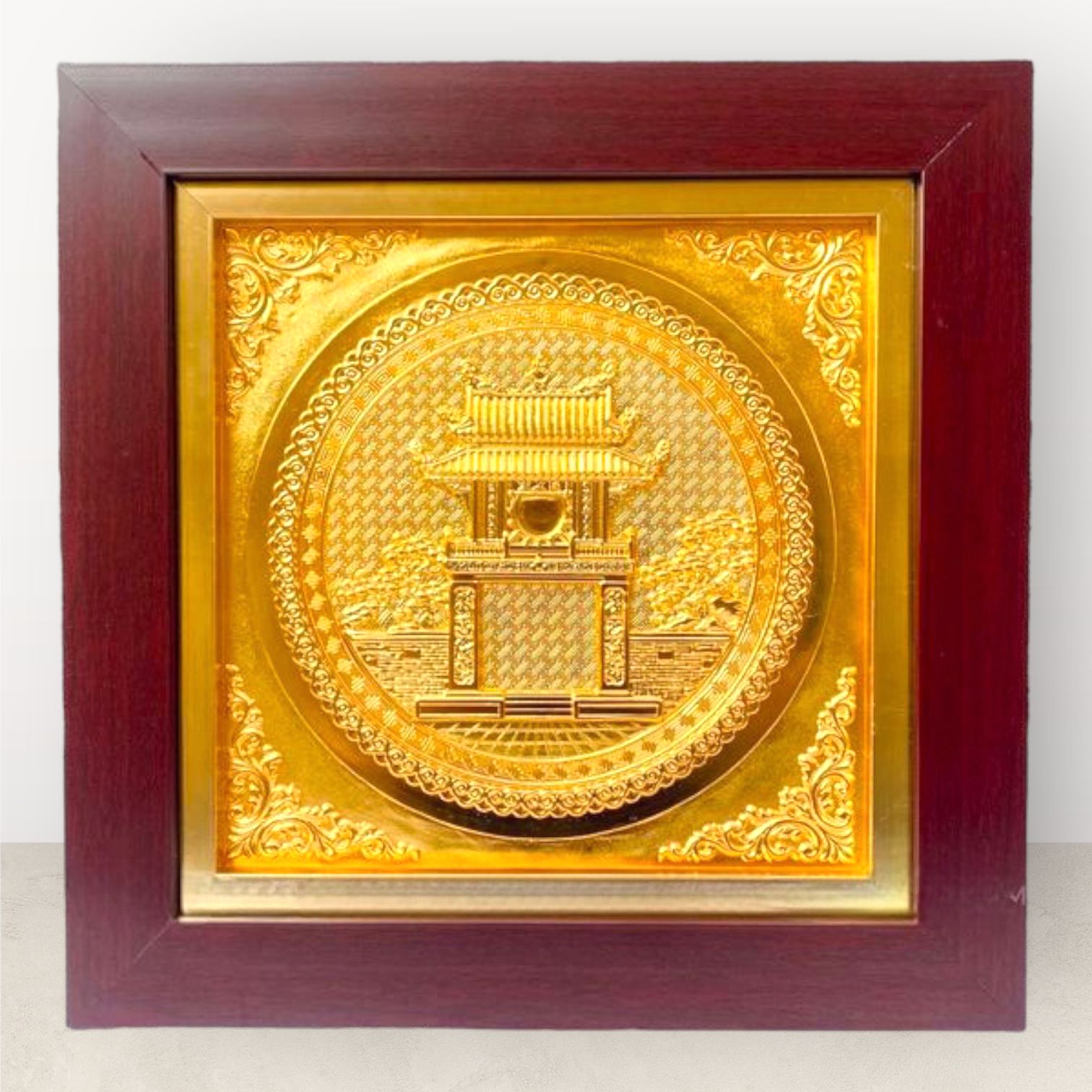 tranh qua tang danh lam van mieu bang dong vang kich thuoc 42x42cm xuong tranh dong
