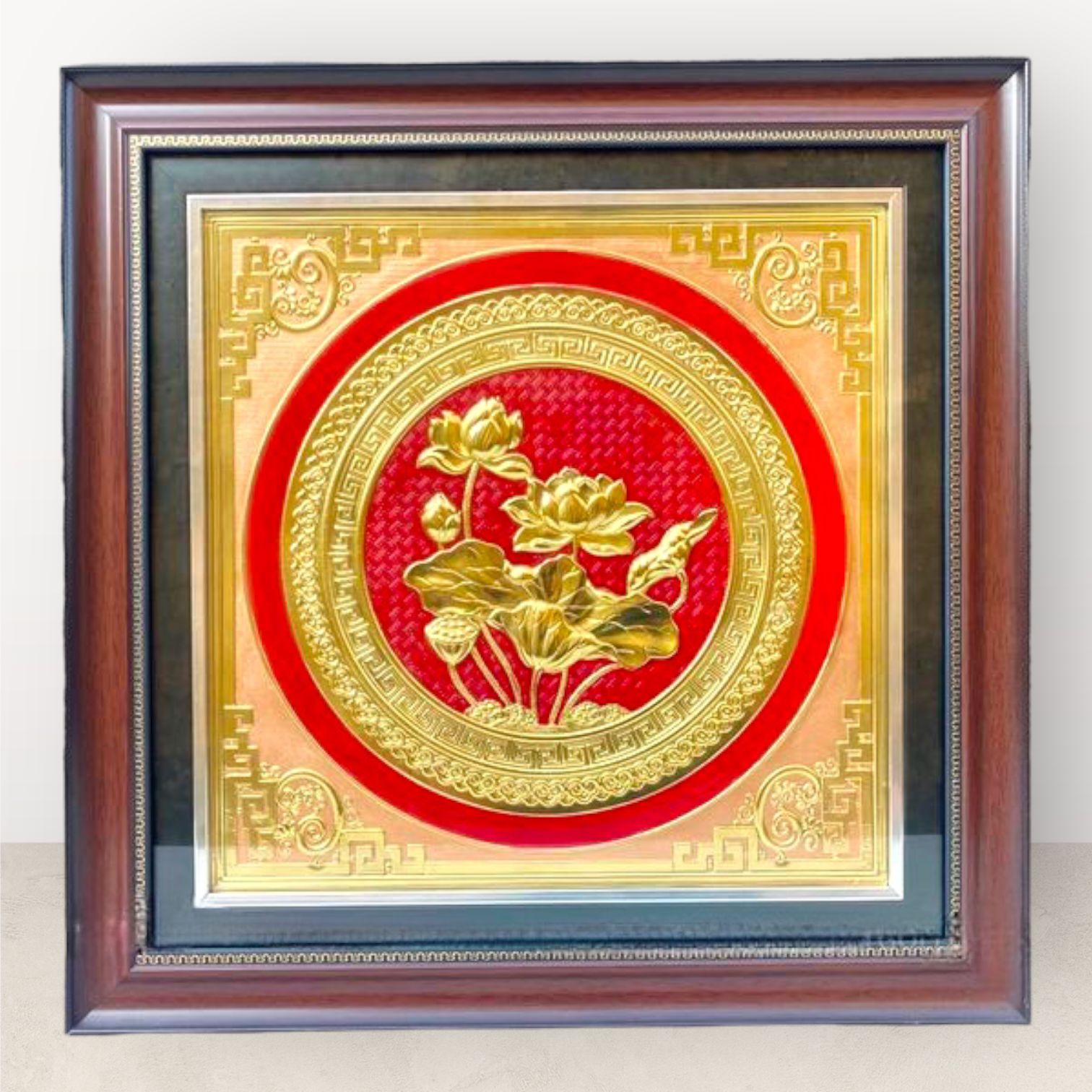 tranh qua tang hoa sen dong vang ma vang 24k kich thuoc 52x52cm mau 3 xuong tranh dong