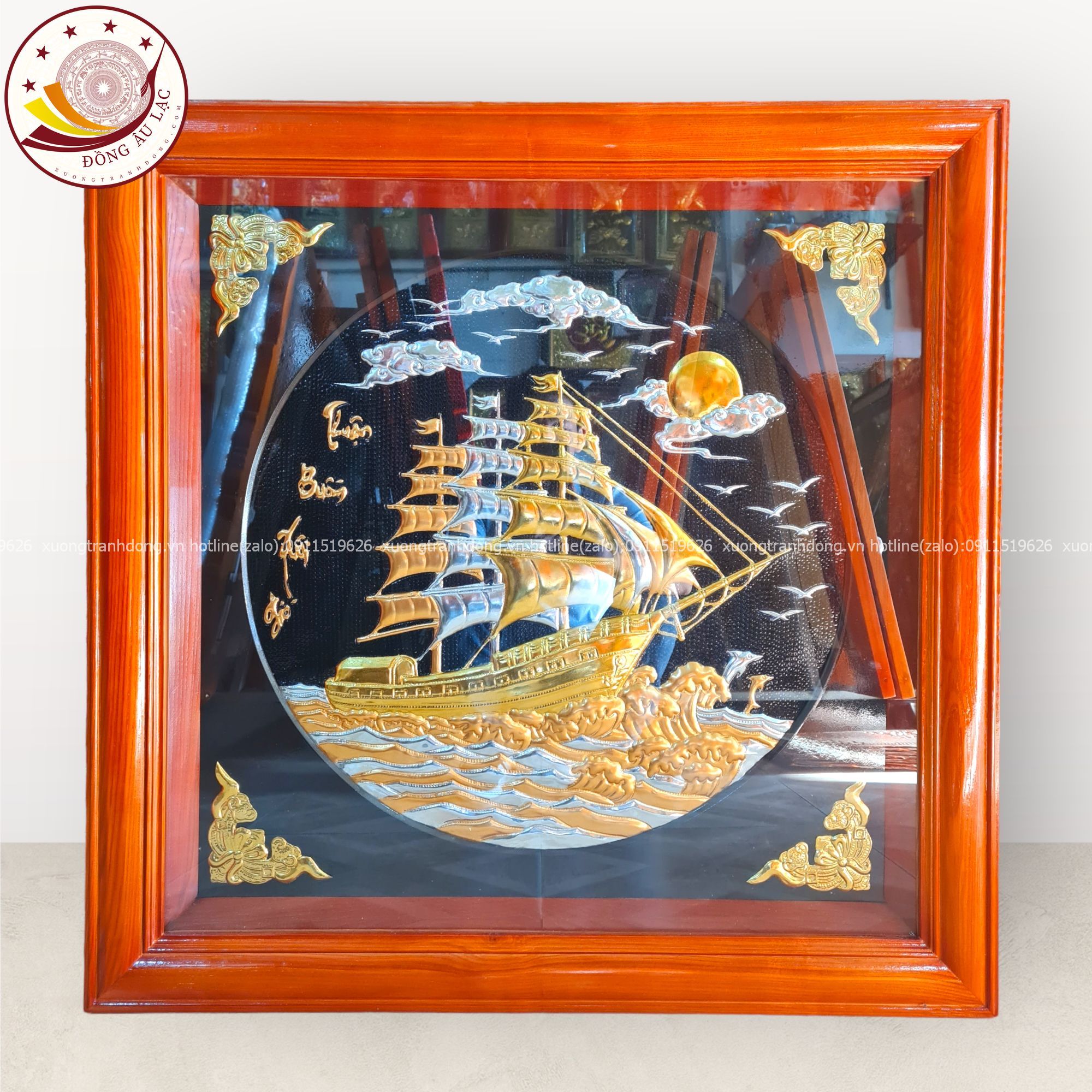 tranh qua tang thuan buom xuoi gio dong vang dat vang kich thuoc 80x80cm mau 2 xuong tranh dong