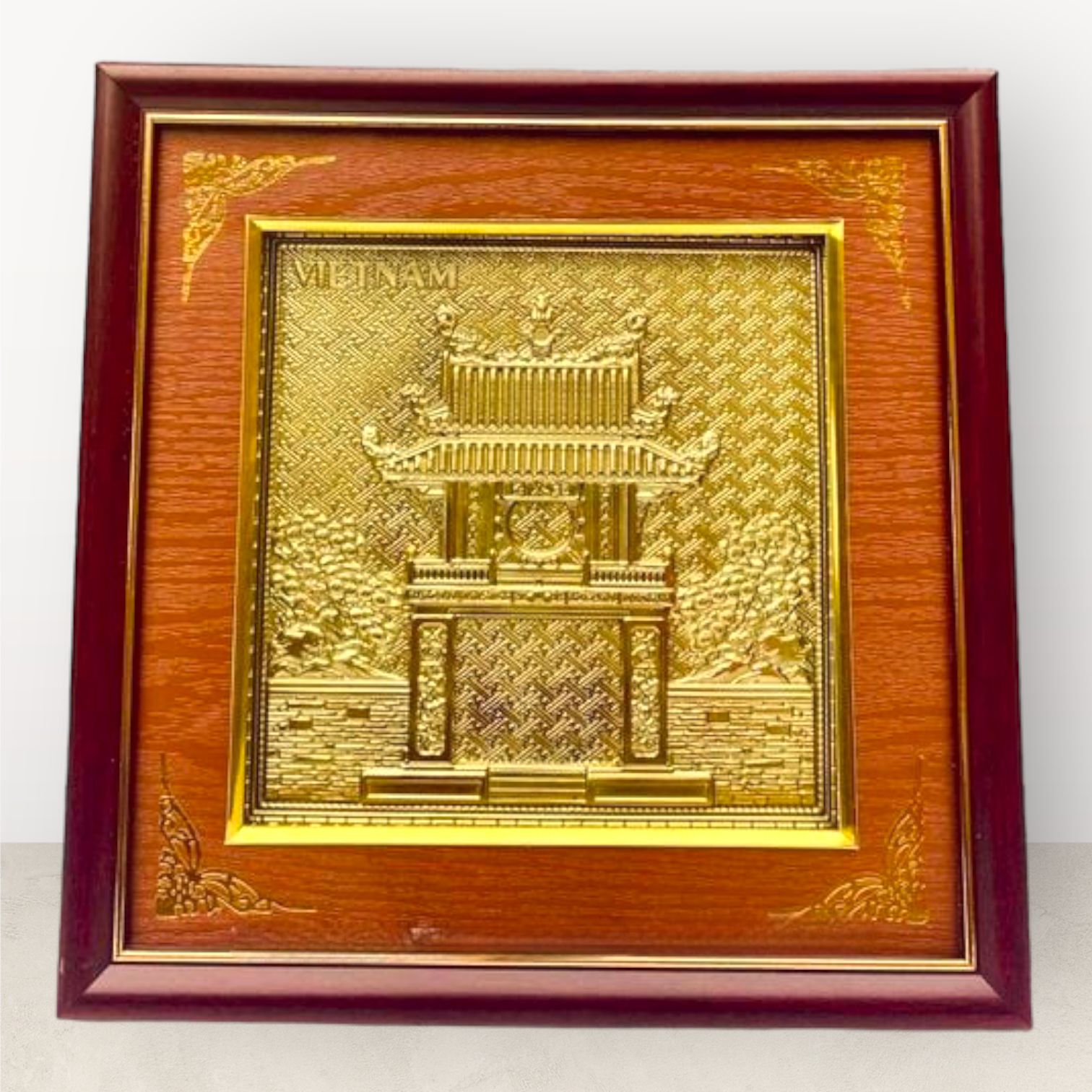 tranh qua tang danh lam van mieu bang dong vang kich thuoc 26x26cm xuong tranh dong