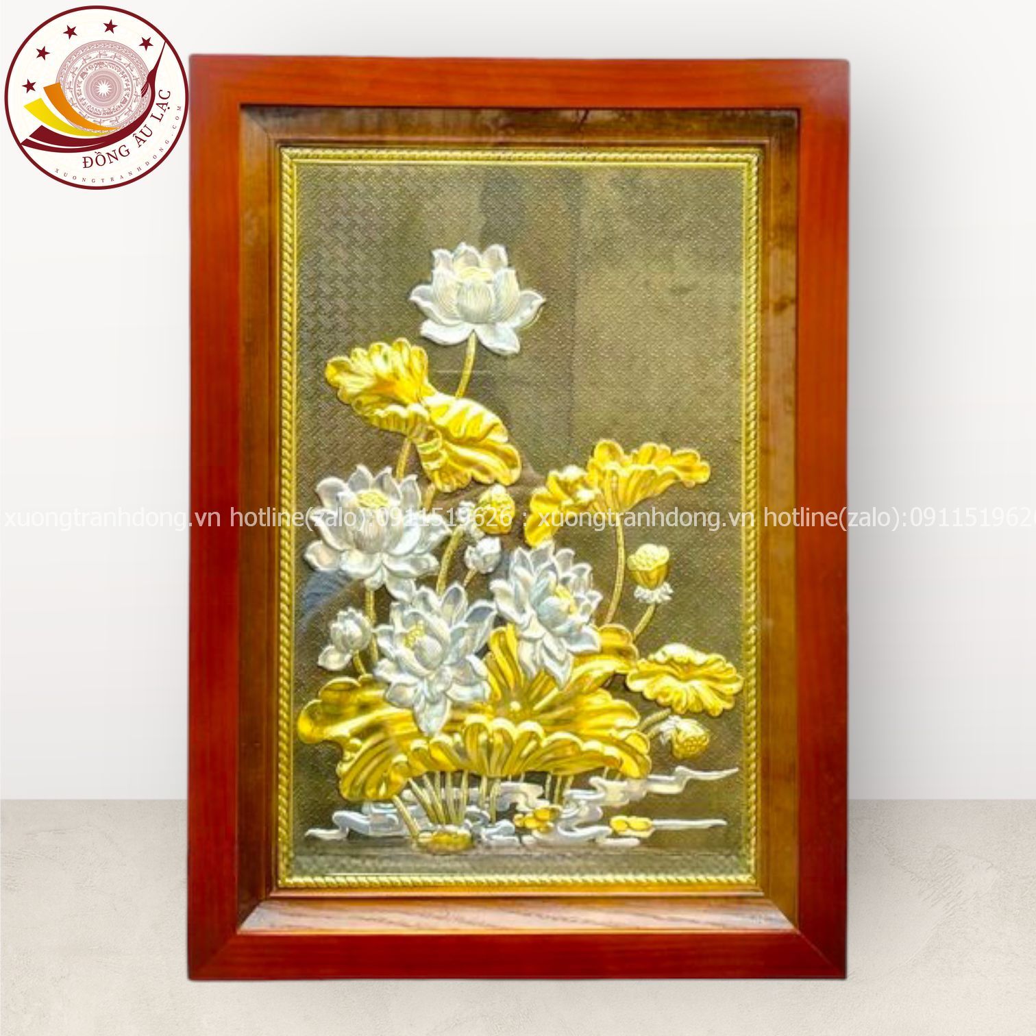 tranh qua tang hoa sen dong vang dat vang cong nghiep kich thuoc 38x54cm mau 2 xuong tranh dong