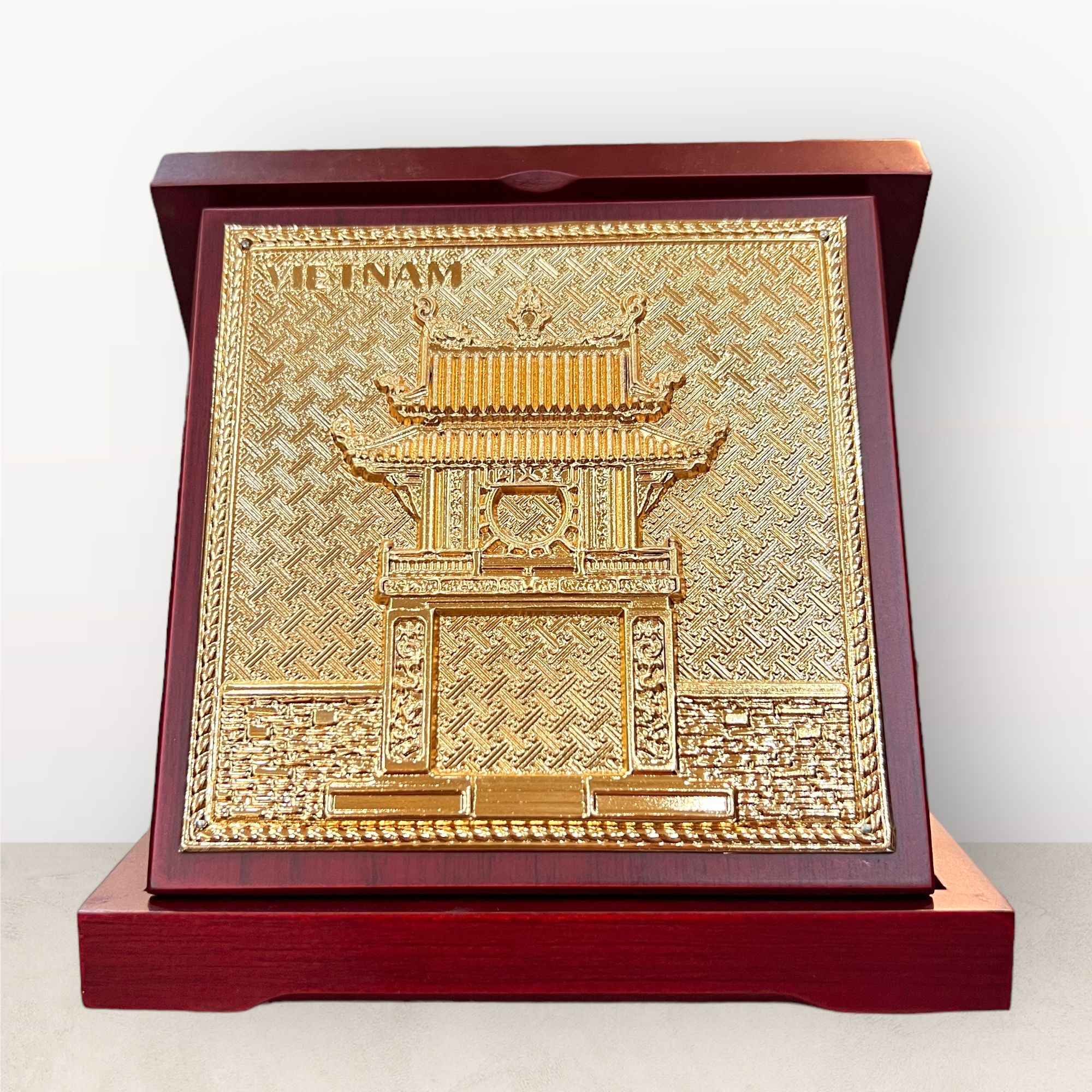 tranh qua tang danh lam van mieu bang dong vang ma vang 24k de ban kich thuoc 16x16cm xuong tranh dong