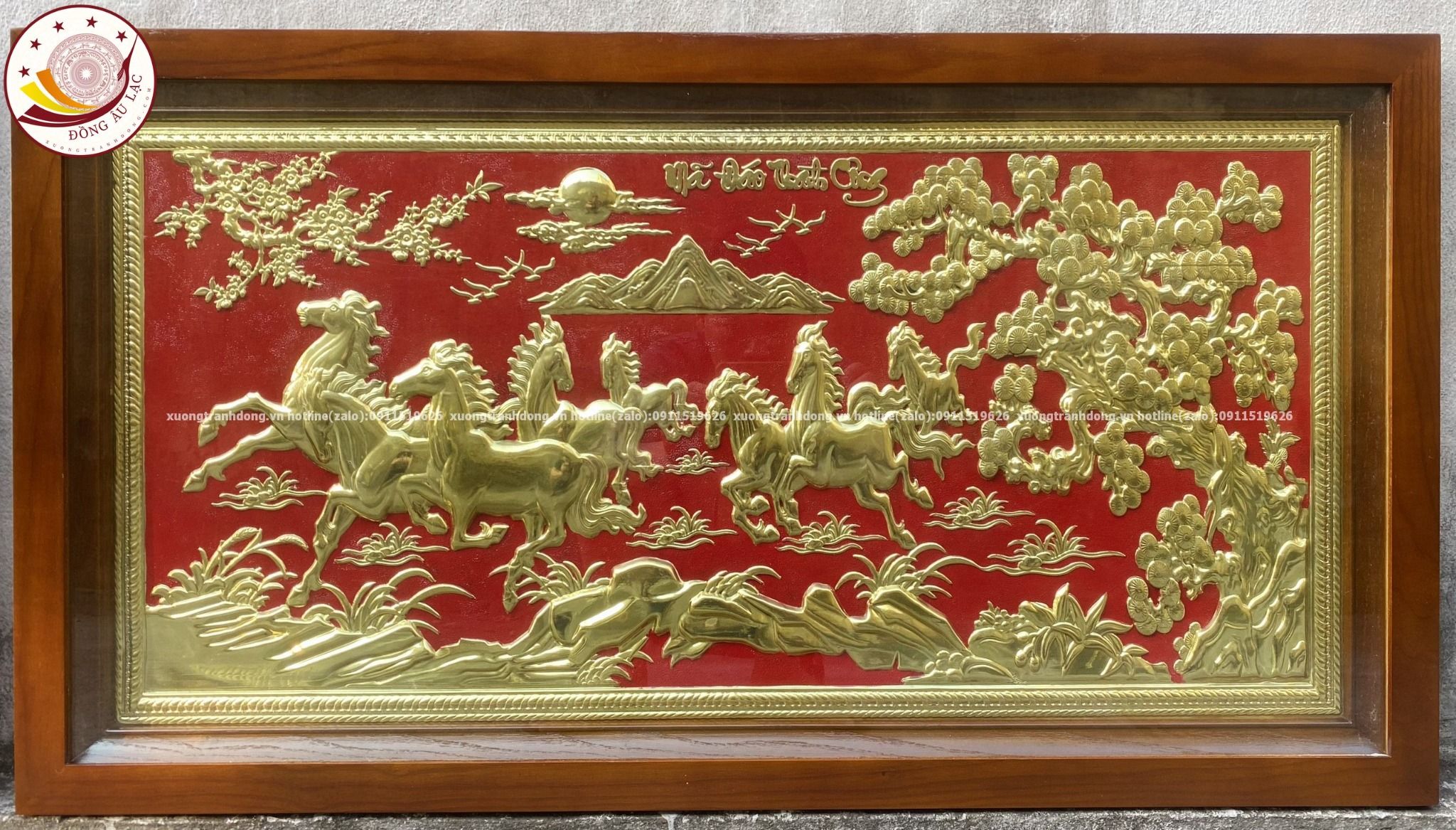 tranh qua tang ma dao thanh cong dong vang nen do kich thuoc 50x90cm mau 2 xuong tranh dong