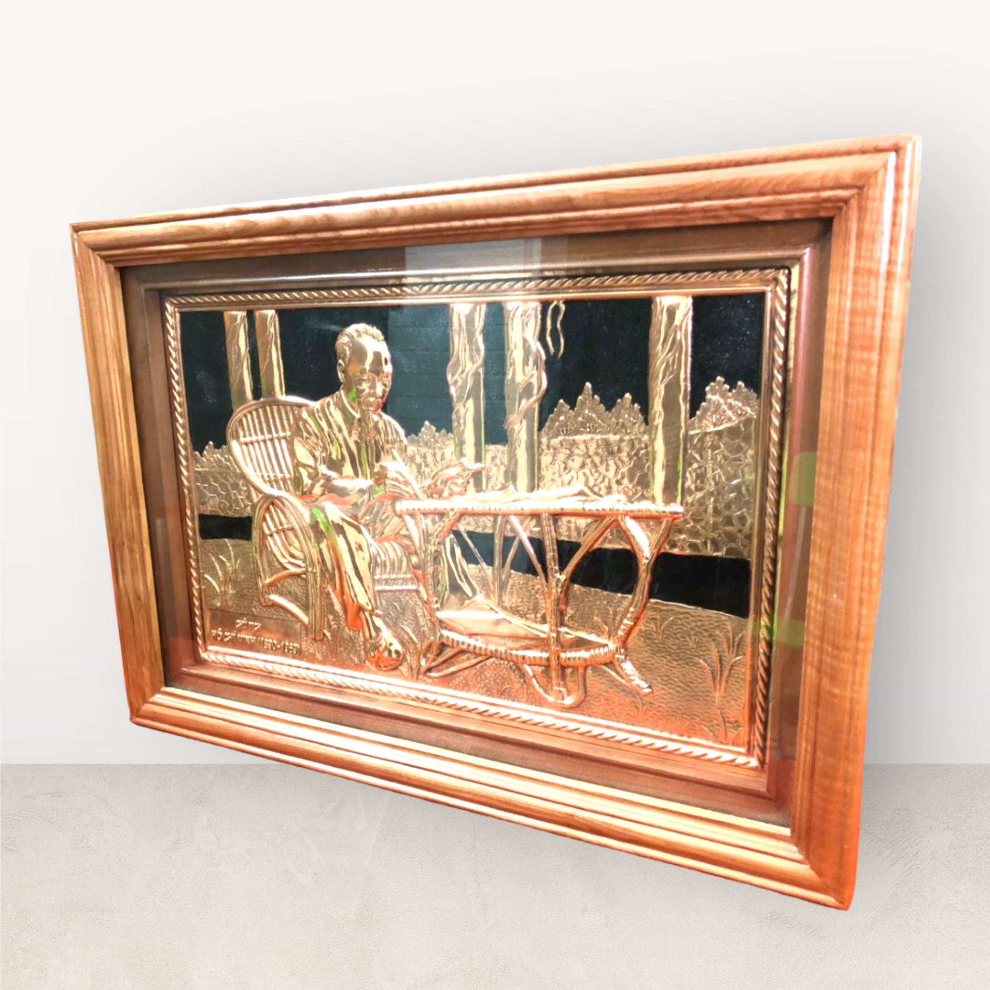 tranh qua tang danh nhan tranh bac ho ngoi ghe may dong vang kich thuoc 38x54cm mau 1 xuong tranh dong