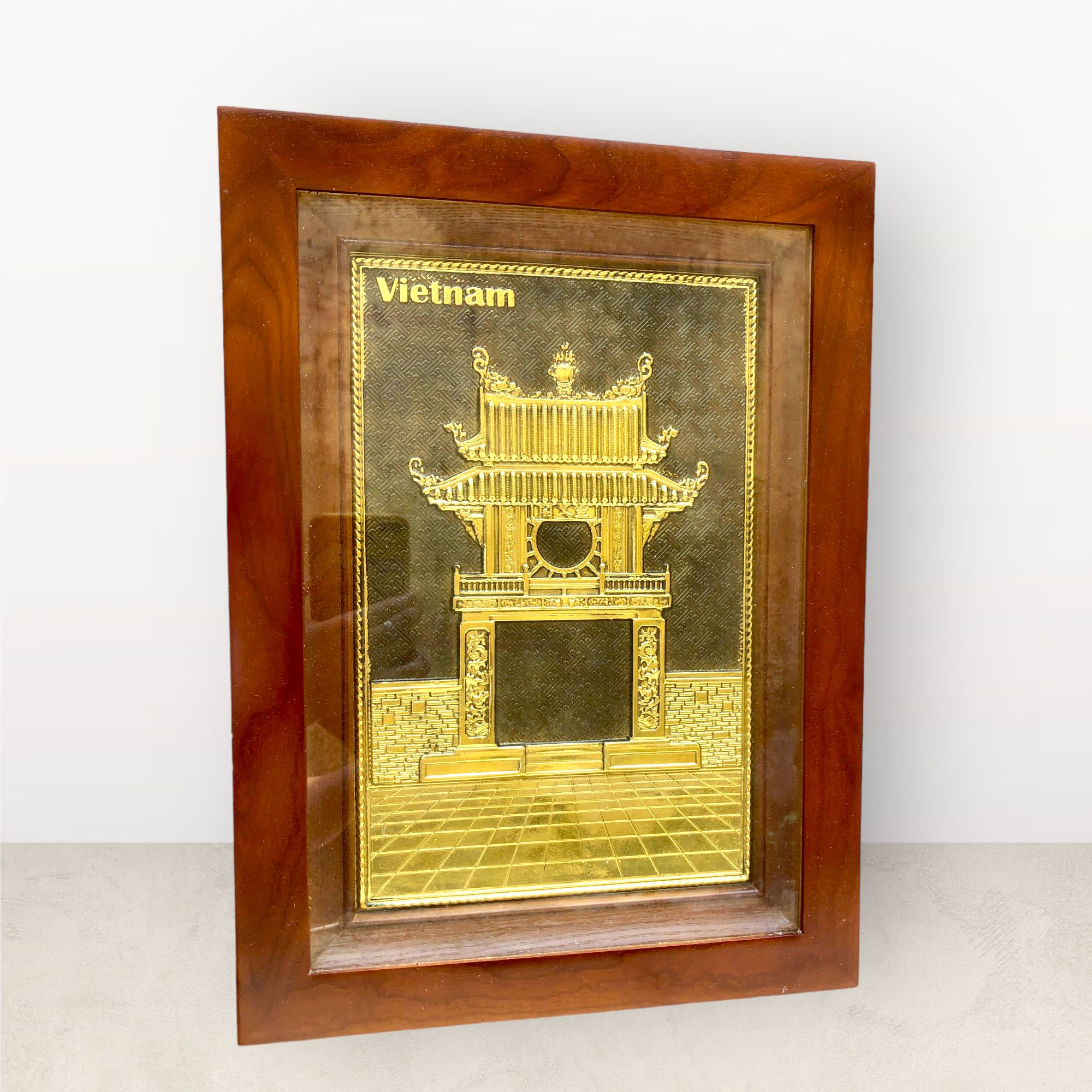 tranh qua tang danh lam van mieu bang dong vang kich thuoc 28x38cm mau 2 xuong tranh dong