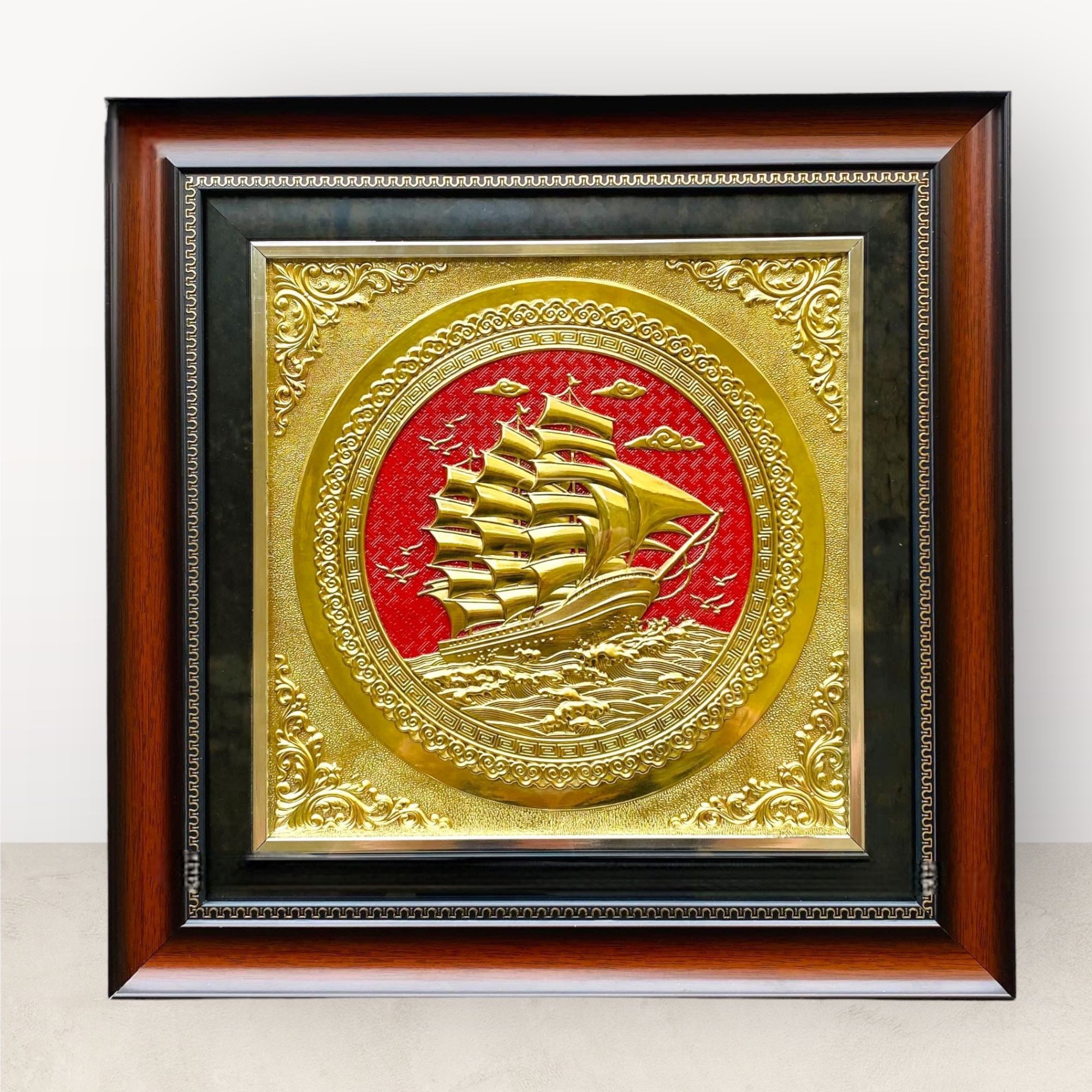 tranh qua tang thuan buom xuoi gio dong vang kich thuoc 42x42cm xuong tranh dong