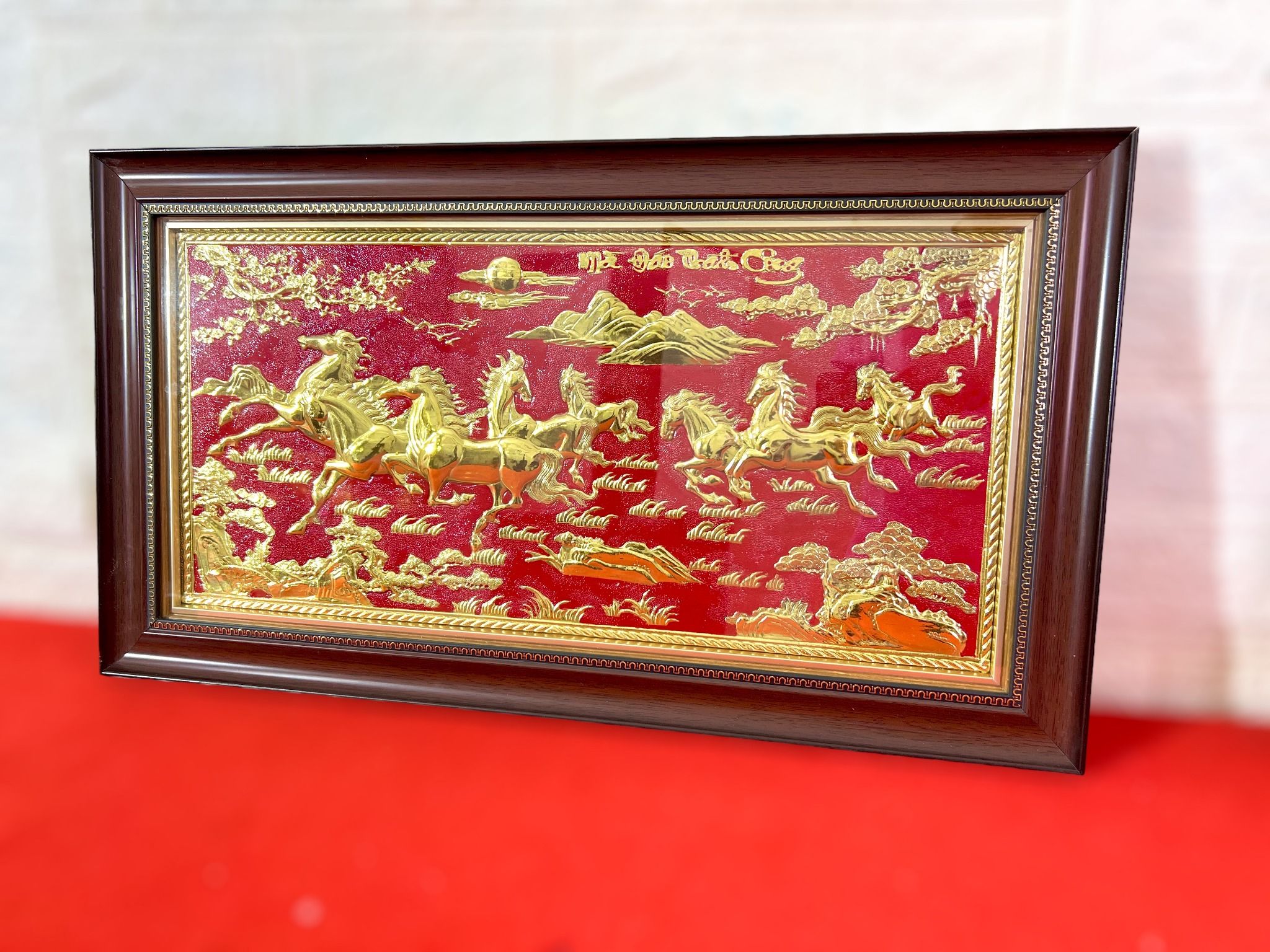 tranh qua tang ma dao thanh cong dong vang nen do kich thuoc 38x68cm mau 2 xuong tranh dong