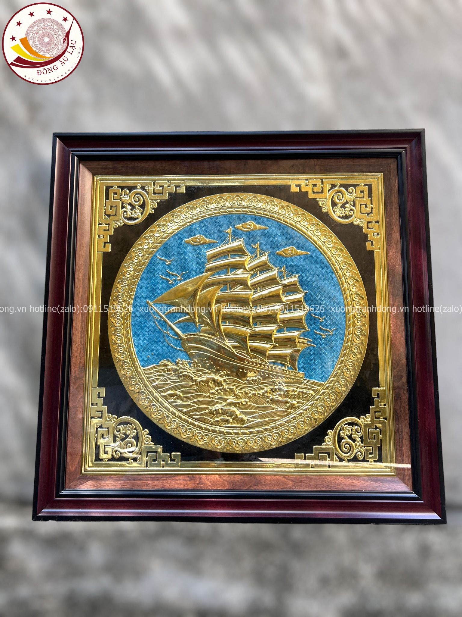 tranh qua tang thuan buom xuoi gio dong vang kich thuoc 68x68cm mau 1 xuong tranh dong