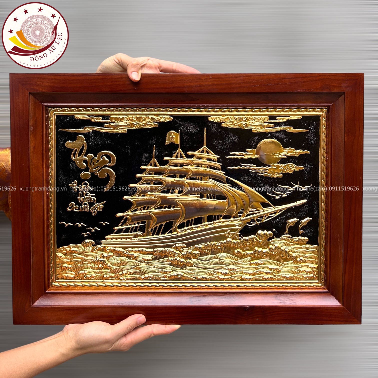 tranh qua tang thuan buom xuoi gio dong vang dat vang kich thuoc 38x54cm mau 4 xuong tranh dong