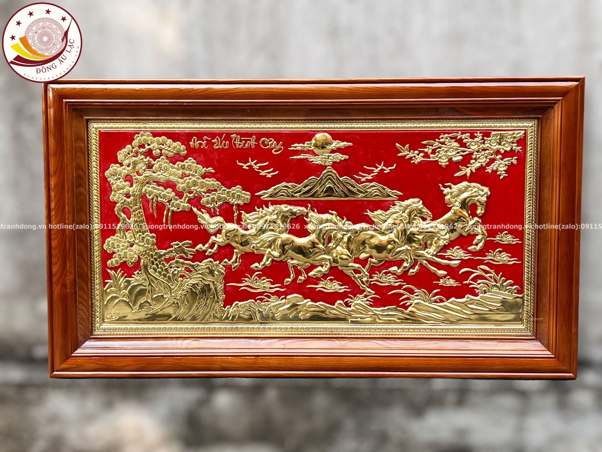 tranh qua tang ma dao thanh cong dong vang nen do kich thuoc 50x90cm mau 1 xuong tranh dong