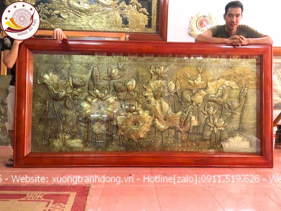 tranh hoa sen dong vang gia co 2m37x98cm xuong tranh dong