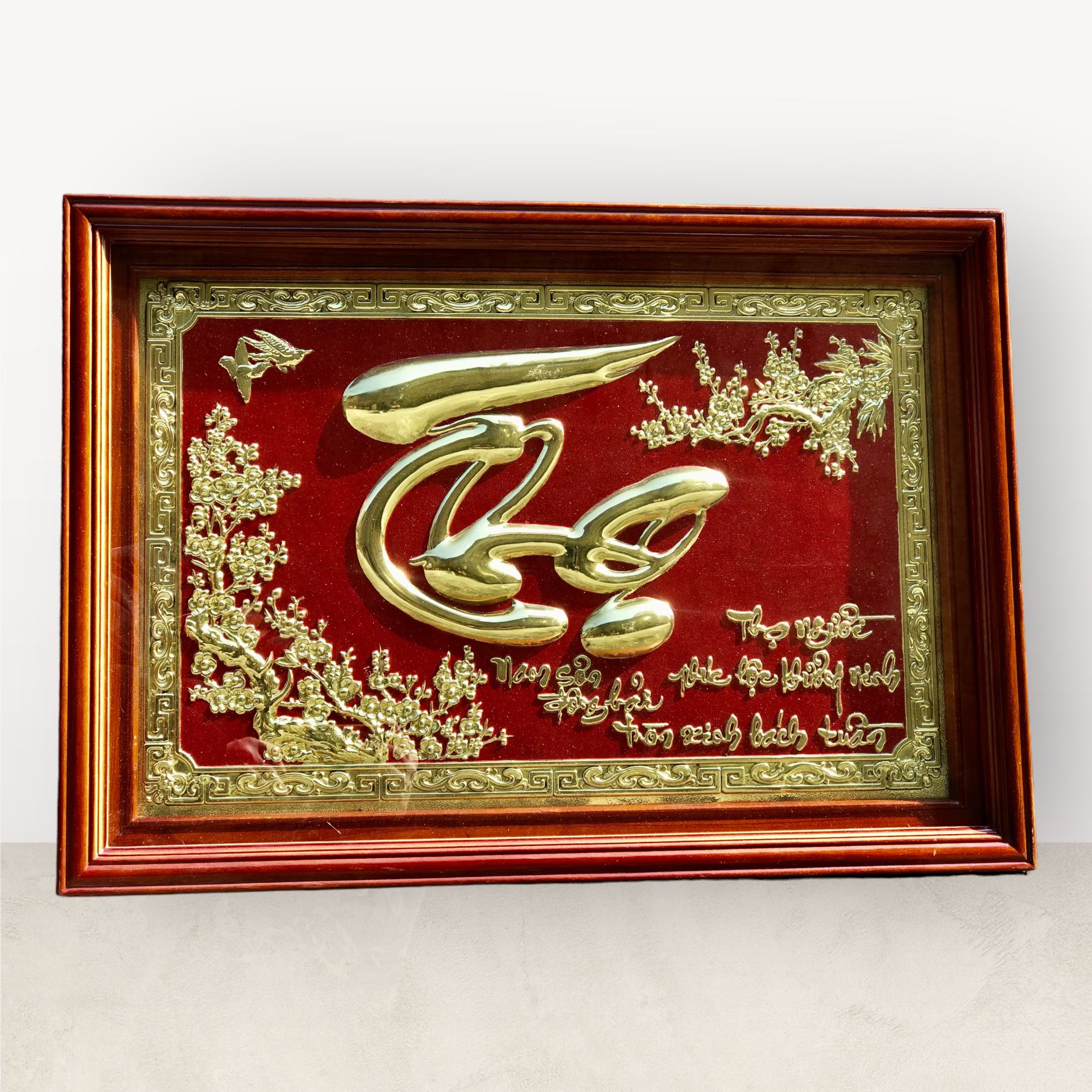 tranh qua tang chu tho bang dong vang kich thuoc 48x68cm mau 3 xuong tranh dong