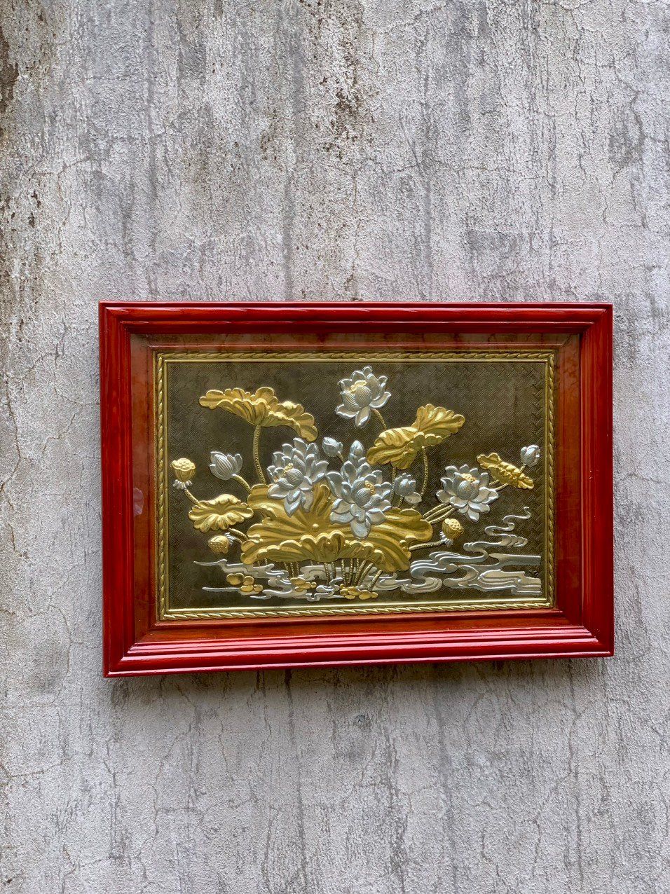 tranh hoa sen dong vang dat vang bac 38x54cm xuong tranh dong