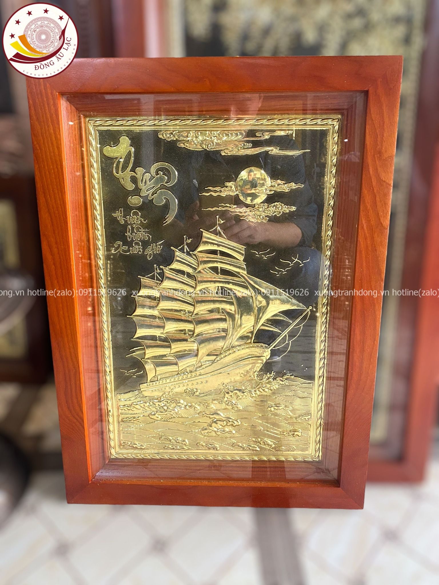 tranh qua tang thuan buom xuoi gio dong vang kich thuoc 38x54cm mau 2 xuong tranh dong