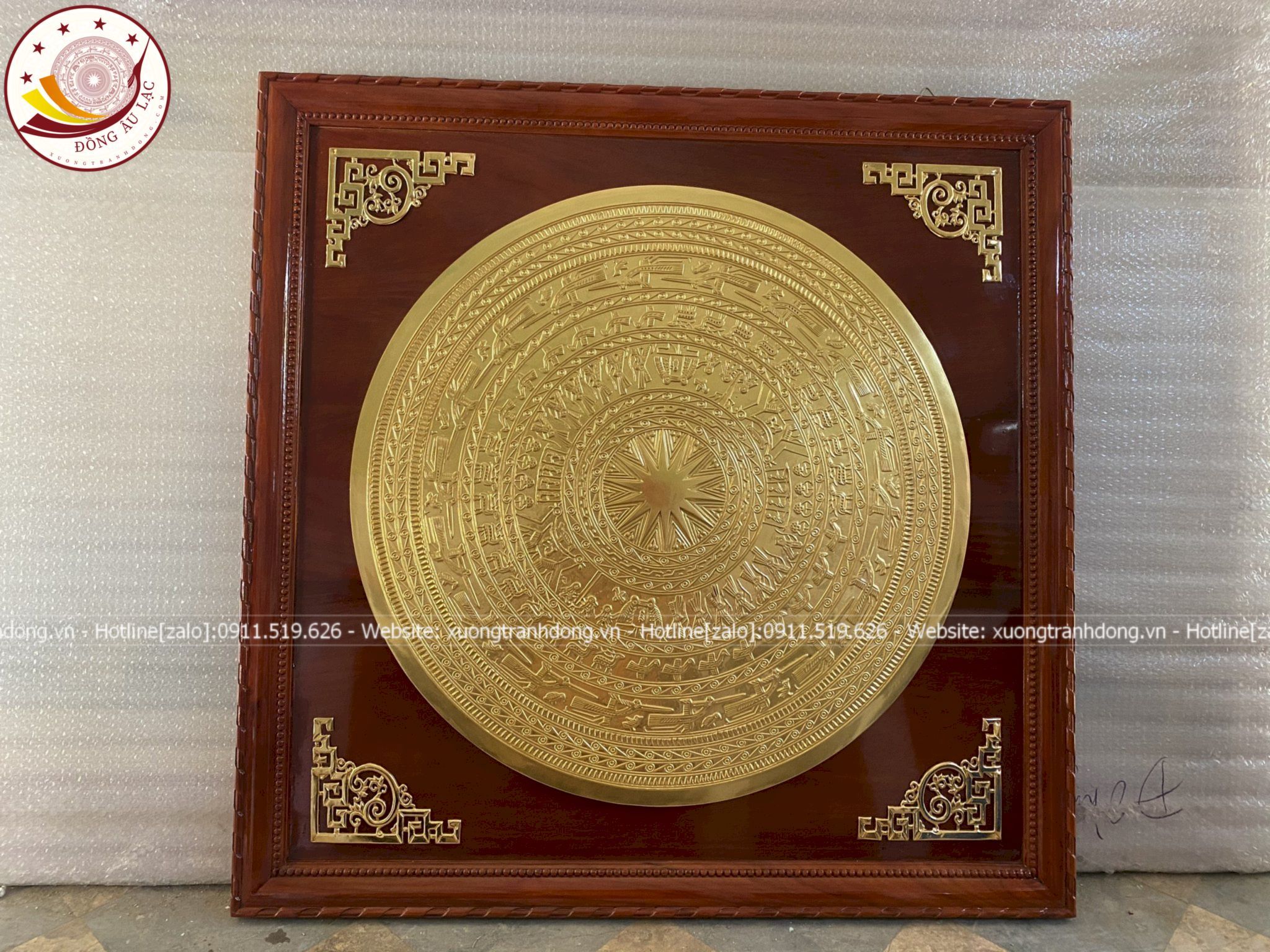 tranh trong dong dong vang dat vang 24k kich thuoc 1m07x1m07 xuong tranh dong