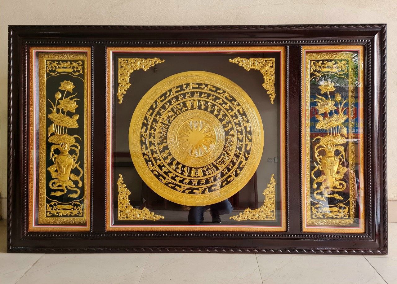 tranh trong dong vang dat vang ve nen kich thuoc 1m97x1m07 xuong tranh dong