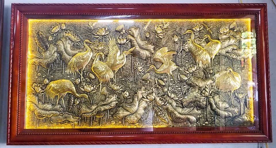 tranh sen hac dong vang gia co 2m3x1m2 xuong tranh dong