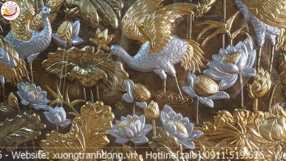 tranh sen hac dong vang gia co 1m7x90cm xuong tranh dong