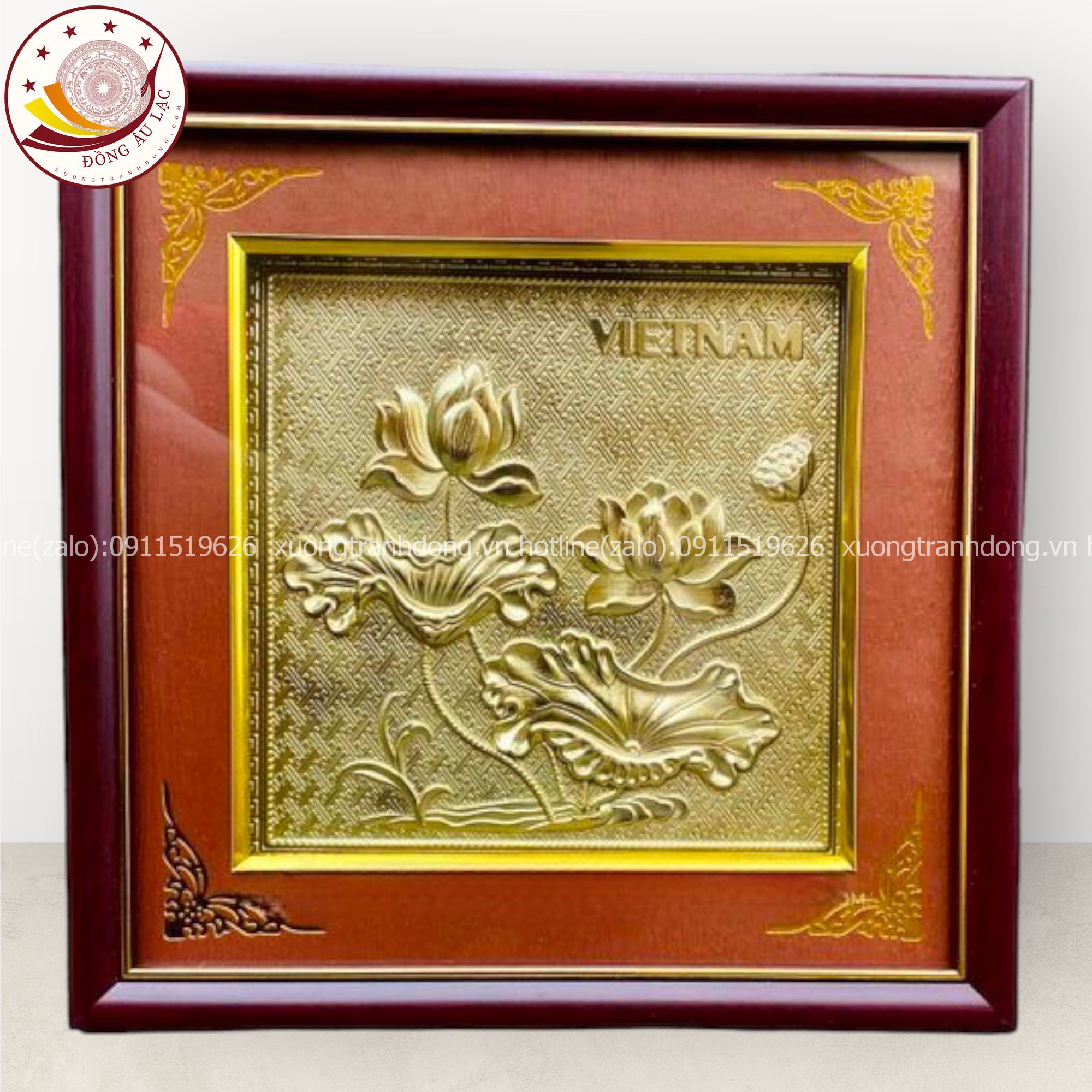 tranh qua tang hoa sen dong vang de ban kich thuoc 26x26cm mau 2 xuong tranh dong
