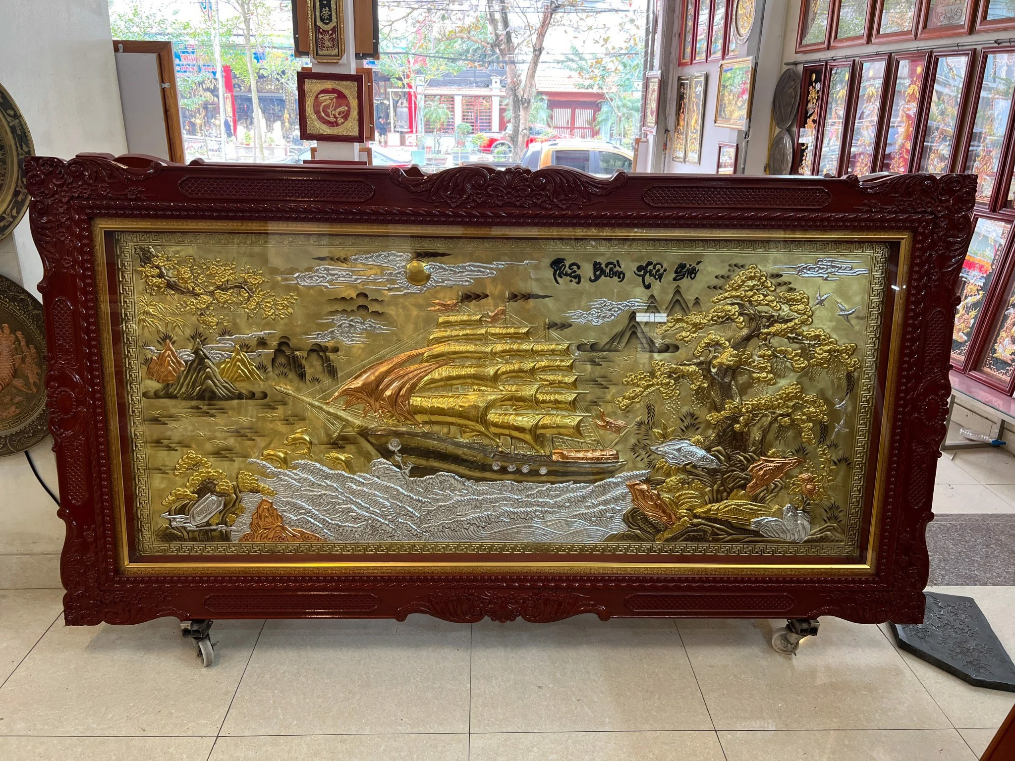 tranh thuan buom xuoi gio bang dong vang xuoc dat vang khung duc kt 1m7x90cm