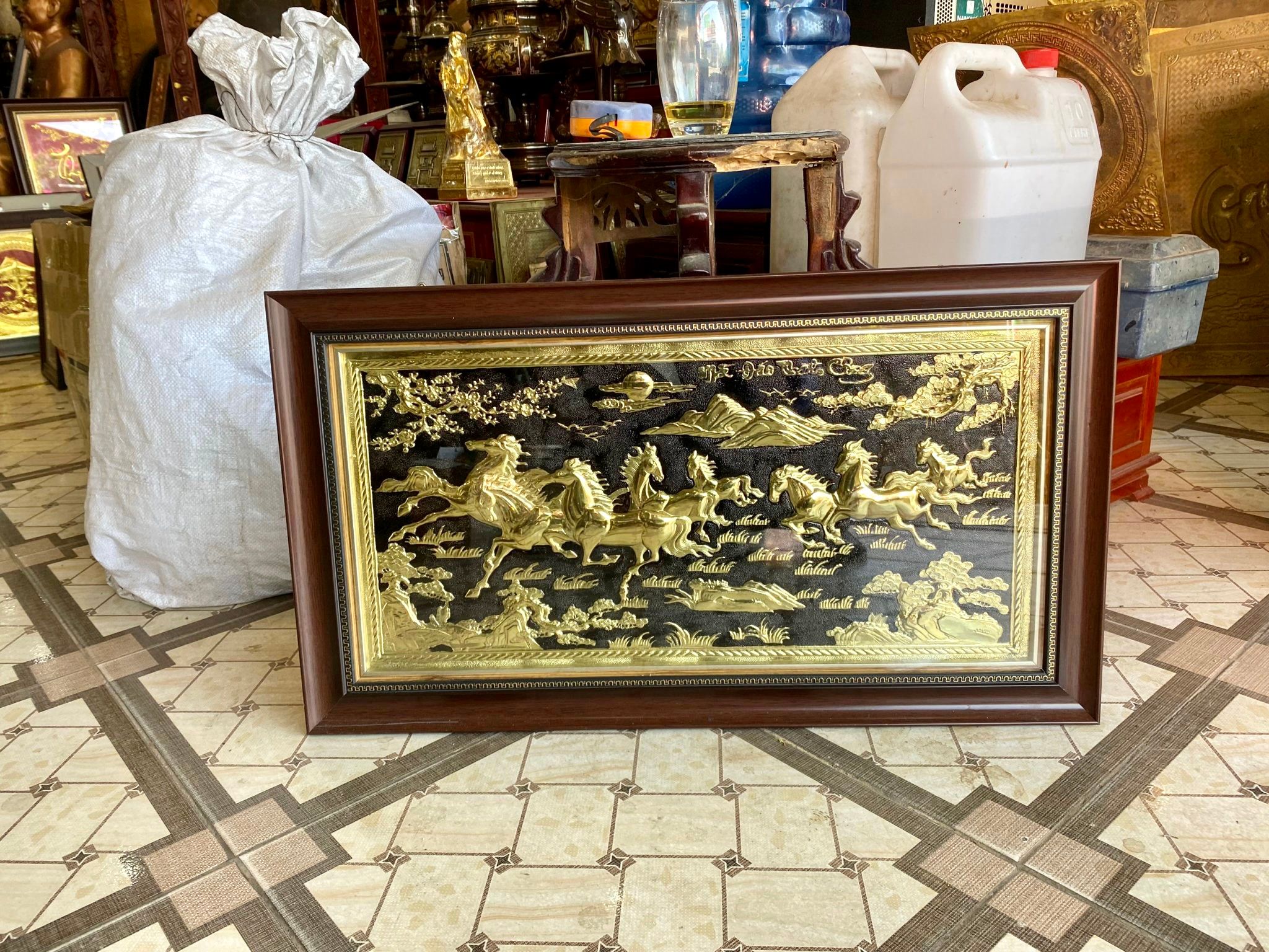 tranh qua tang ma dao thanh cong dong vang nen den kich thuoc 38x68cm xuong tranh dong