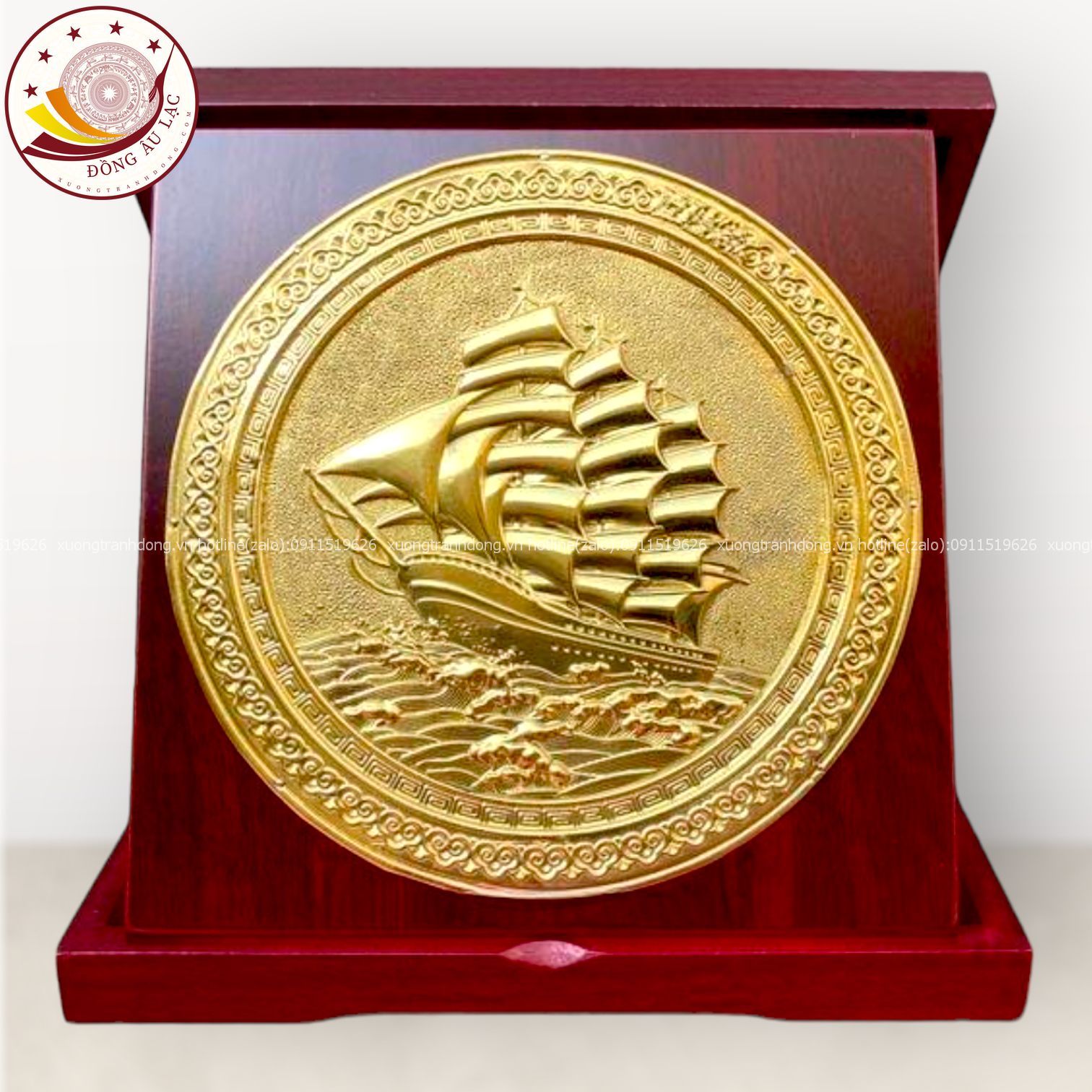 tranh qua tang thuan buom xuoi gio de ban dong vang kich thuoc 23cm mau 2 xuong tranh dong