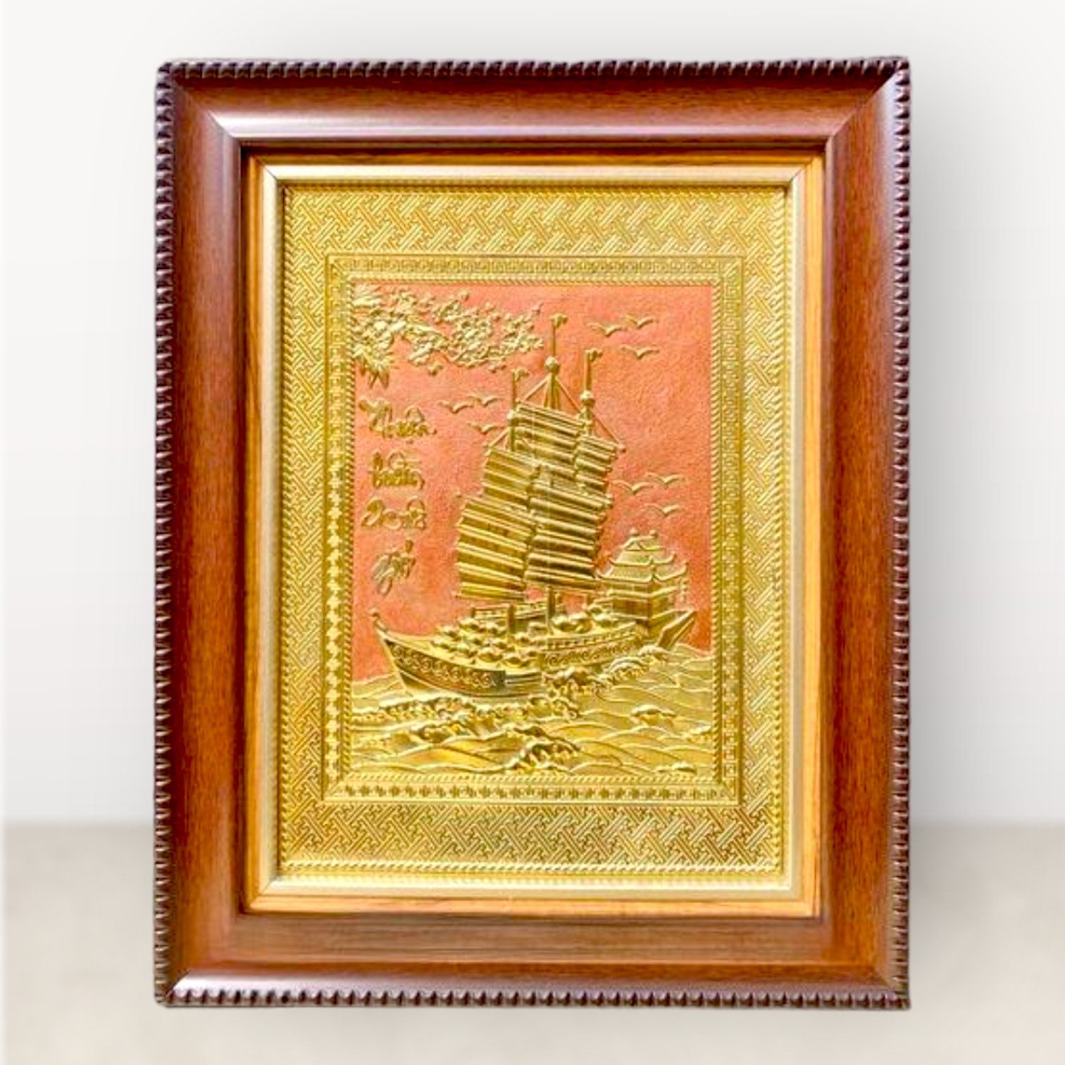 tranh qua tang thuan buom xuoi gio dong vang kich thuoc 28x34cm mau 2 xuong tranh dong