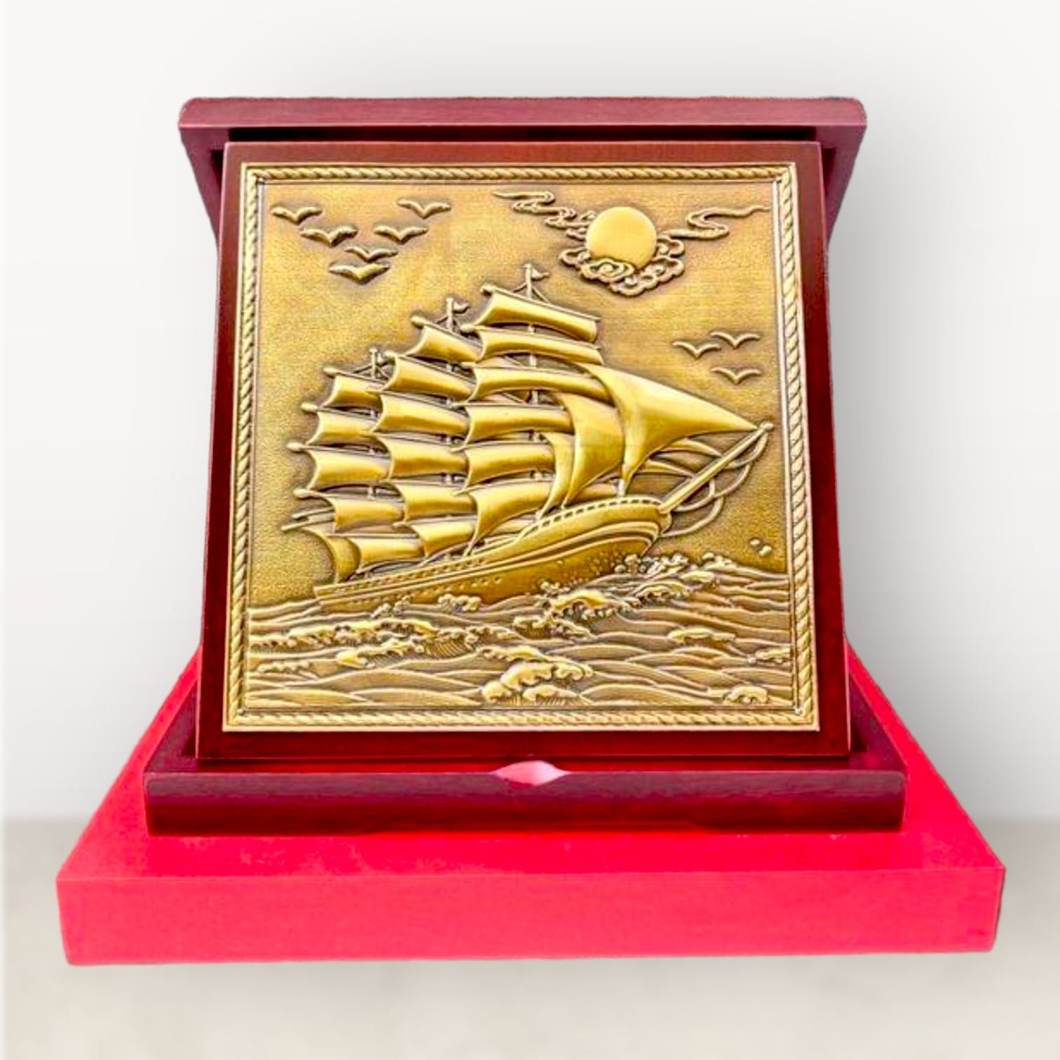 tranh qua tang thuan buom xuoi gio de ban dong vang kich thuoc 23cm mau 1 xuong tranh dong