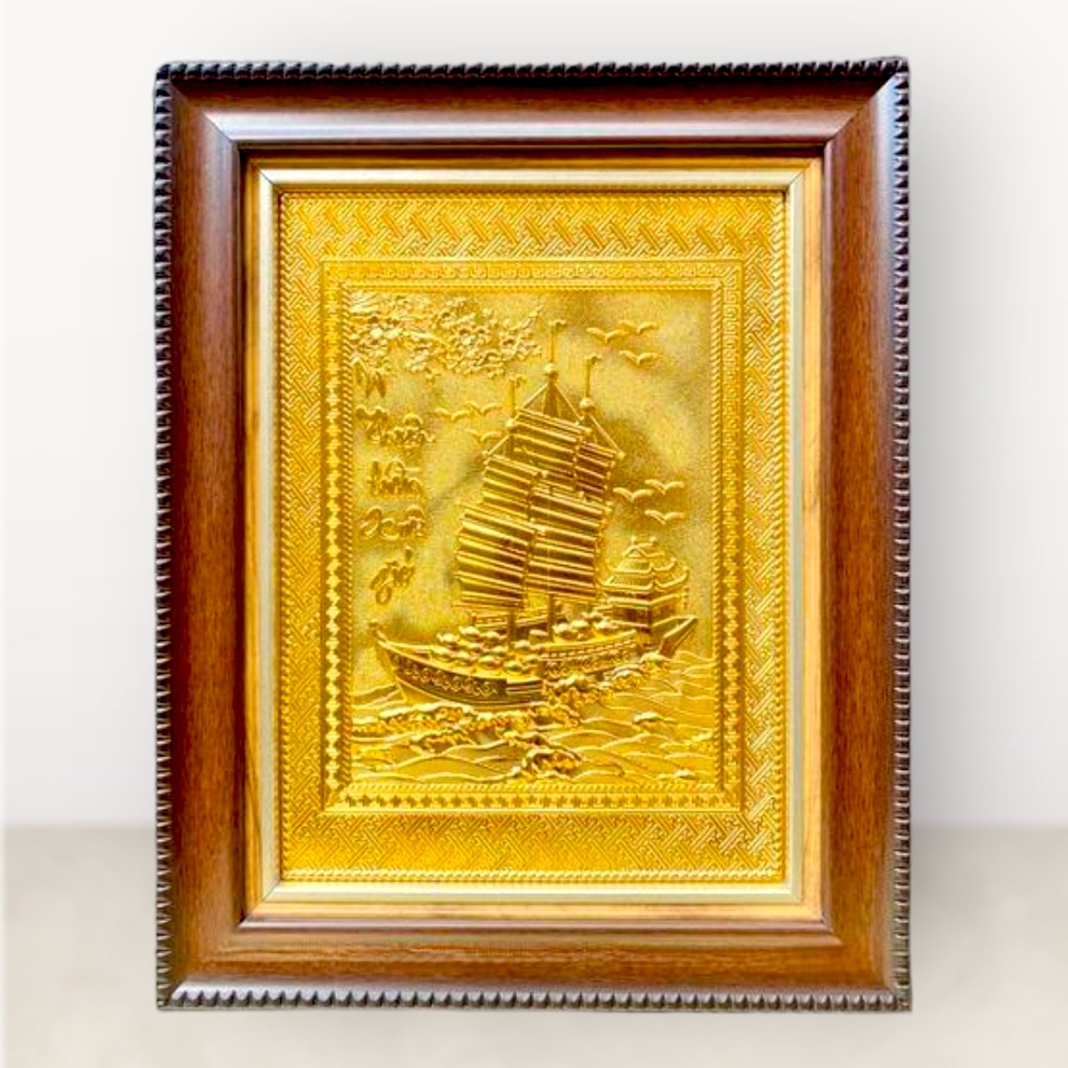 tranh qua tang thuan buom xuoi gio dong vang dat vang kich thuoc 28x34cm mau 2 xuong tranh dong