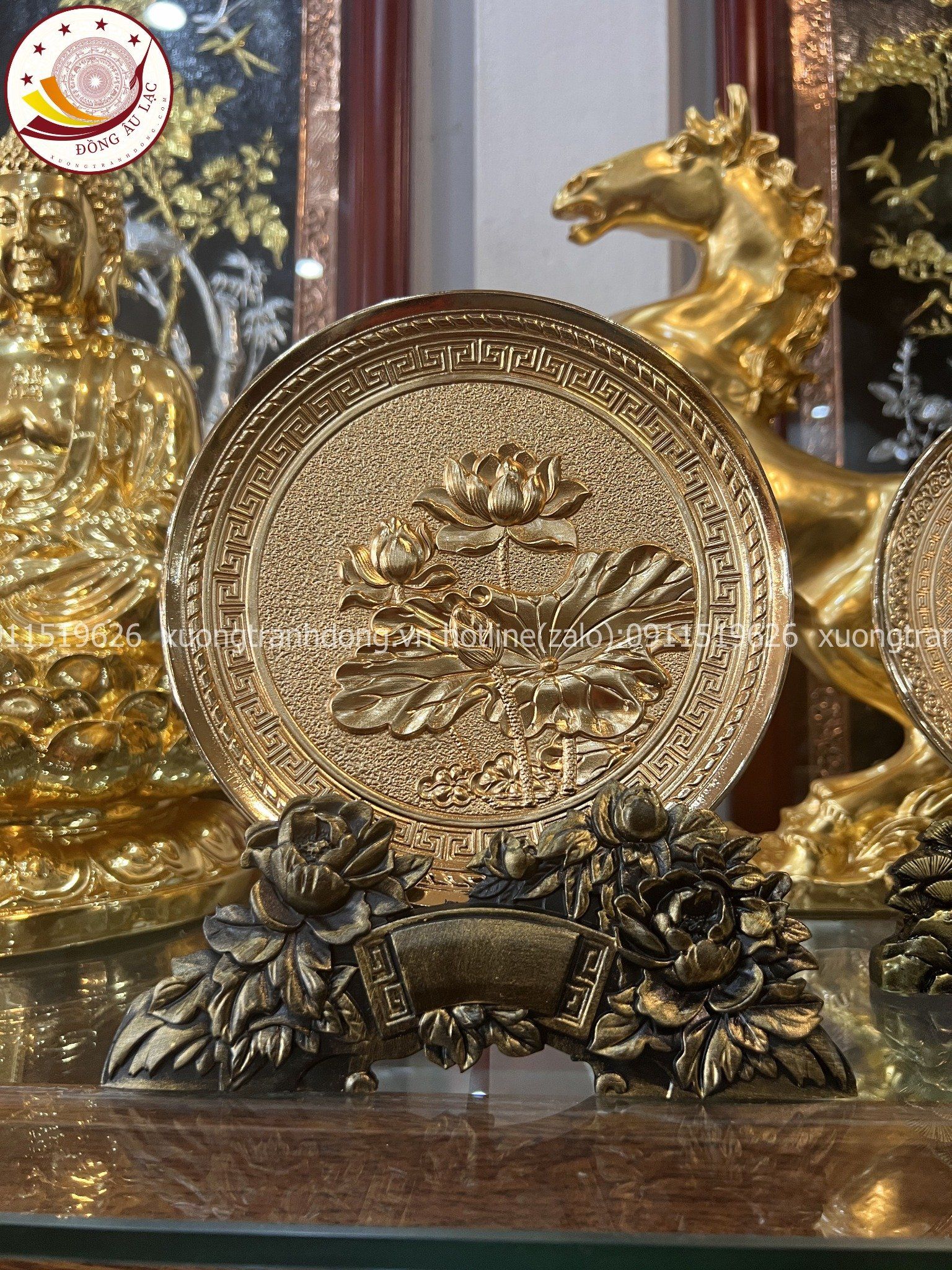 tranh qua tang hoa sen dia dong vang ma vang 24k de ban de go duong kinh 20cm mau 4 xuong tranh dong