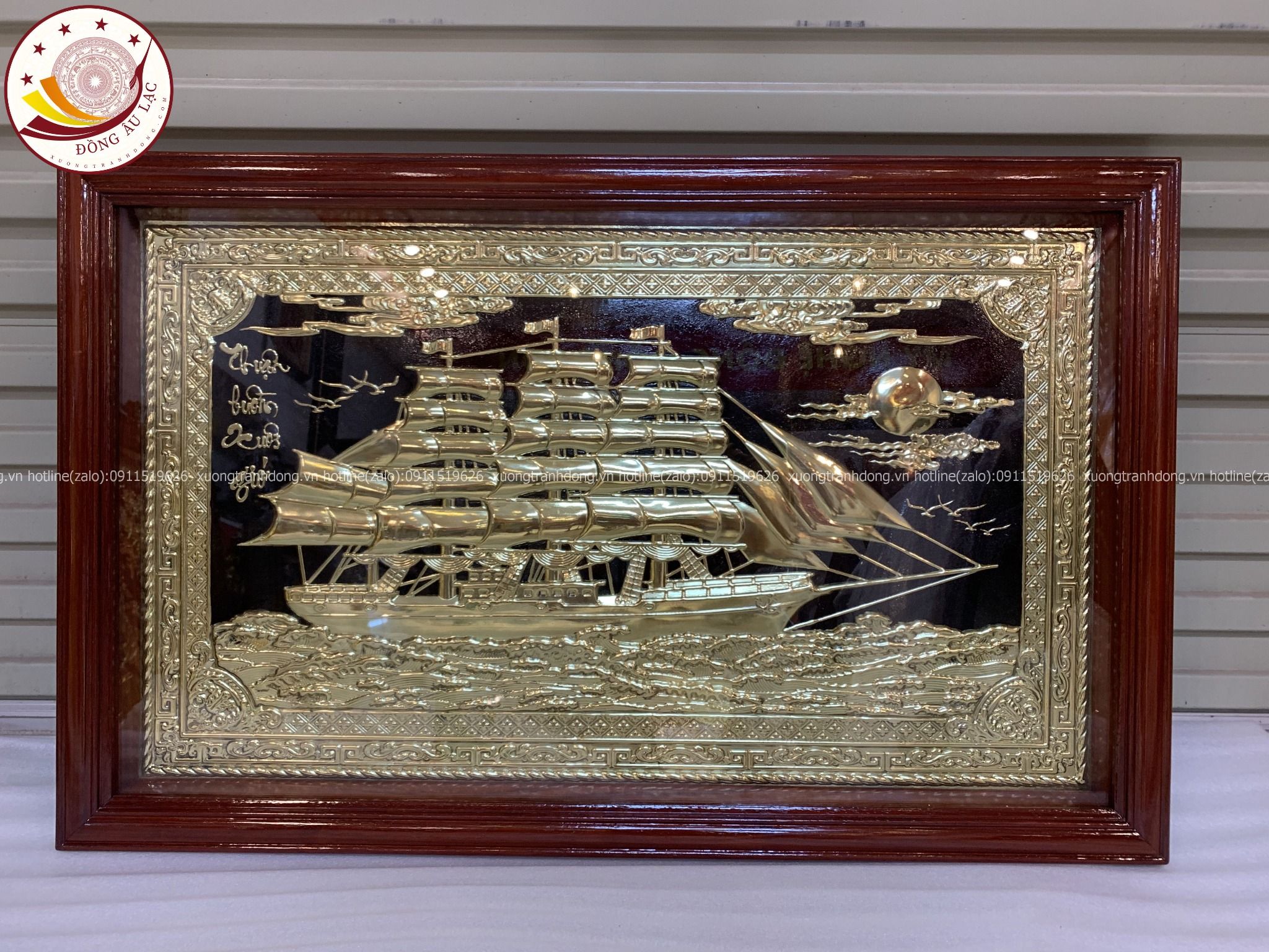 tranh qua tang thuan buom xuoi gio dong vang kich thuoc 68x108cm mau 2 xuong tranh dong