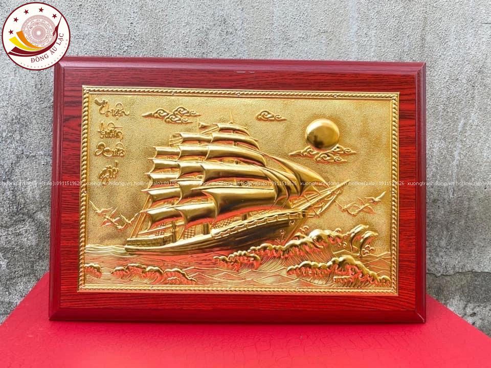 tranh qua tang thuan buom xuoi gio dong vang dat vang 24k kich thuoc 25x35cm xuong tranh dong