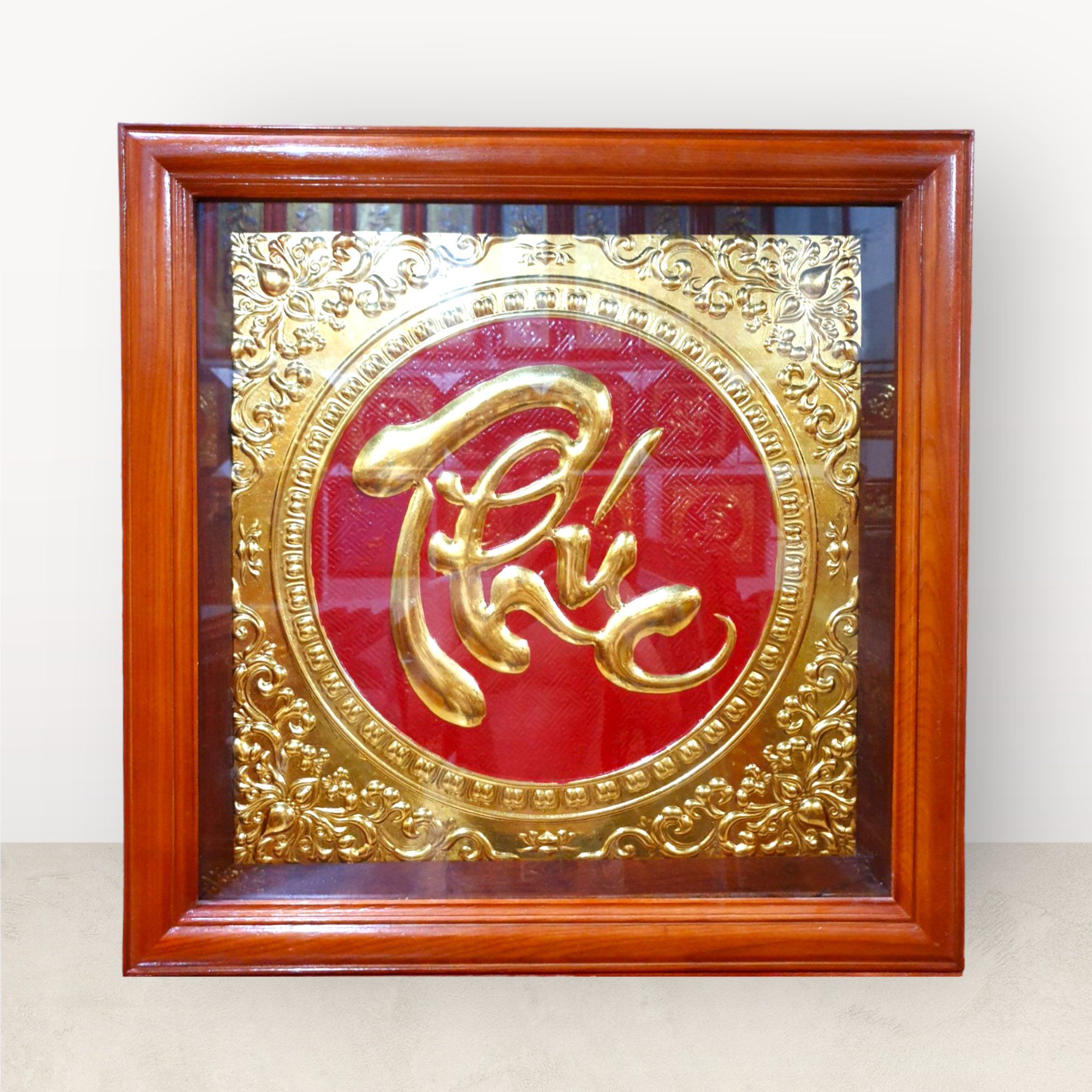 tranh qua tang chu phuc bang dong vang dat vang kich thuoc 60x60cm xuong tranh dong