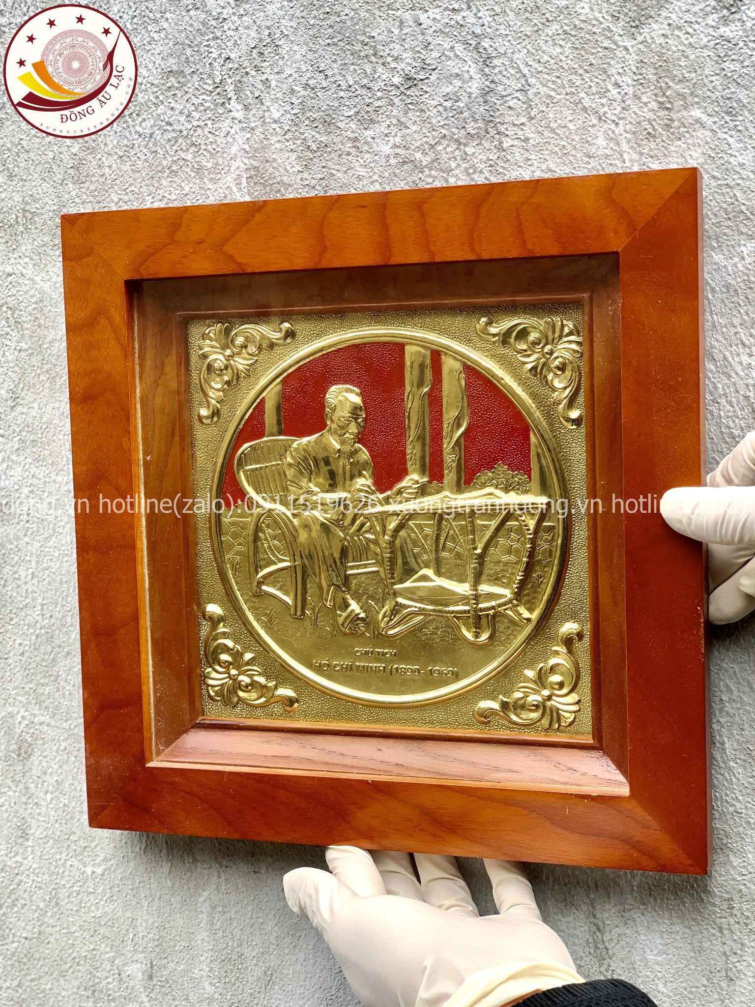 tranh qua tang danh nhan tranh bac ho ngoi ghe may dong vang kich thuoc 38x38cm mau 2 xuong tranh dong