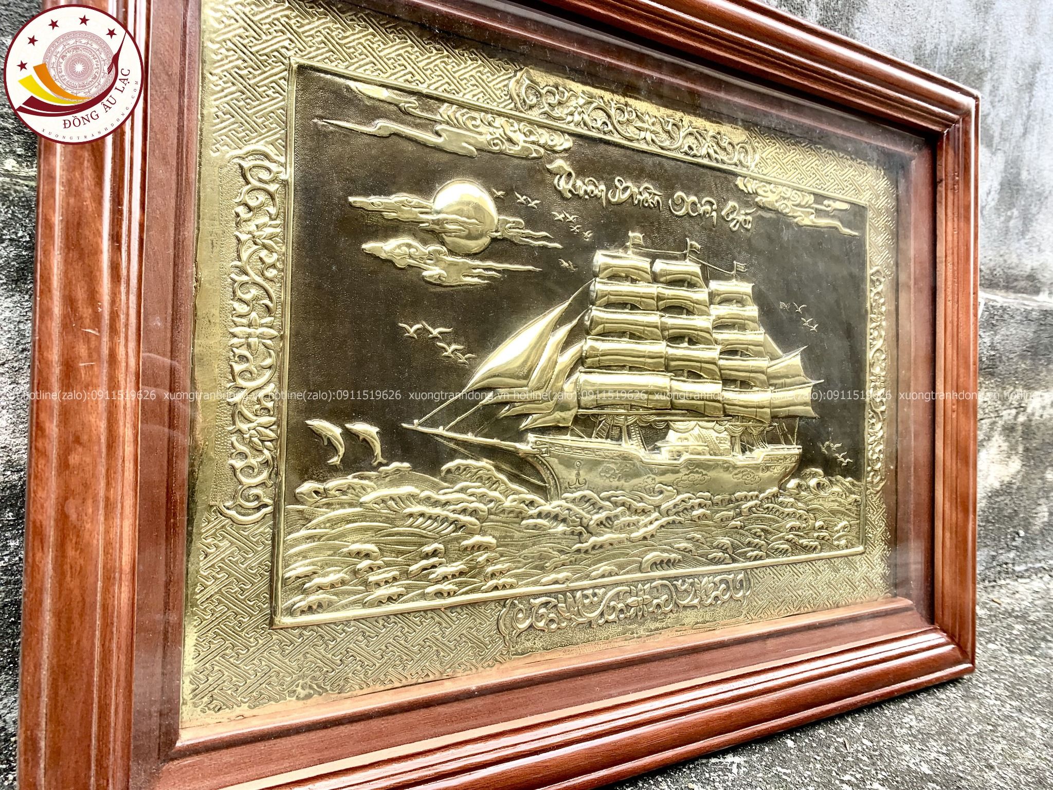 tranh qua tang thuan buom xuoi gio dong vang kich thuoc 48x68cm xuong tranh dong