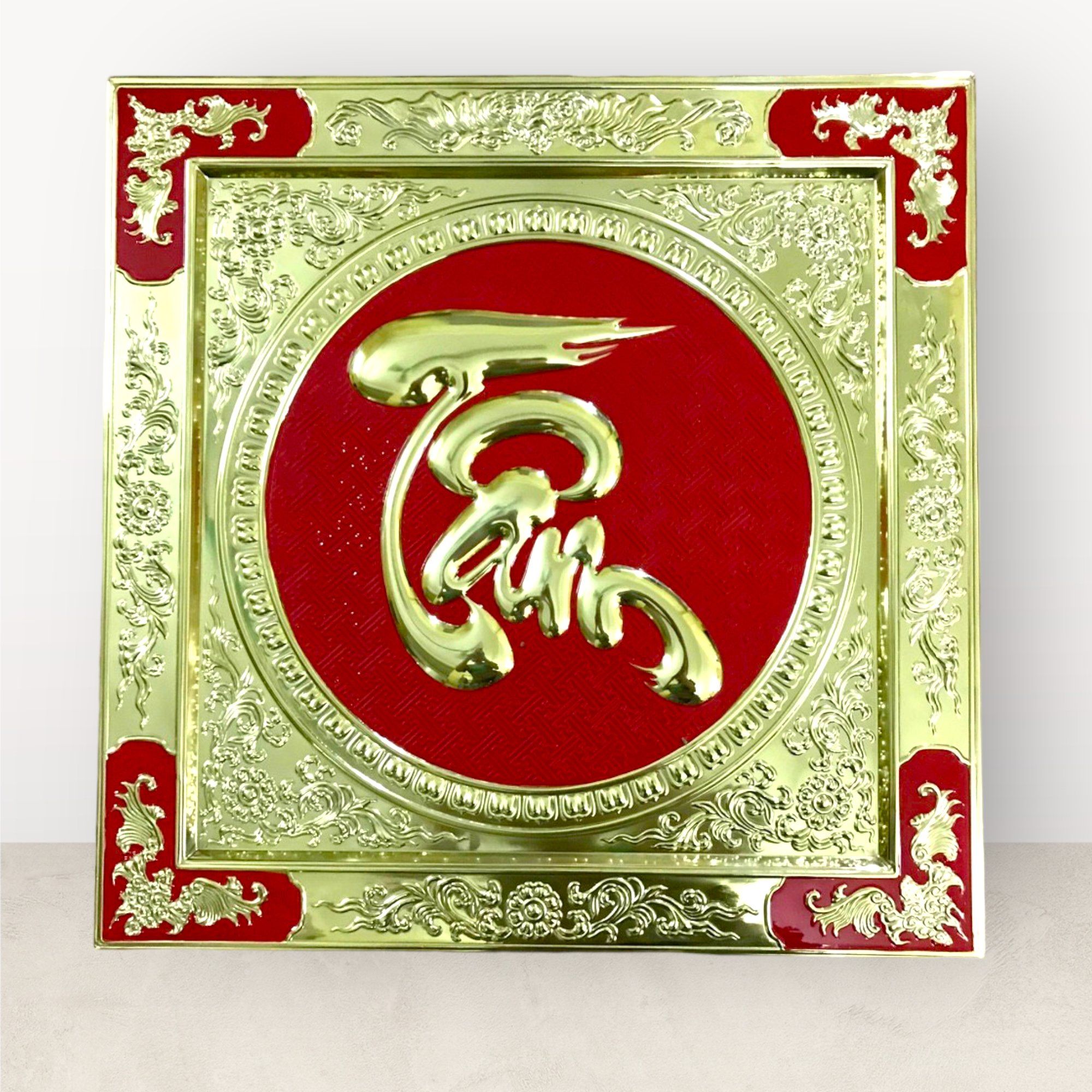 tranh qua tang chu tam bang dong vang khung dong kich thuoc 55x55cm xuong tranh dong