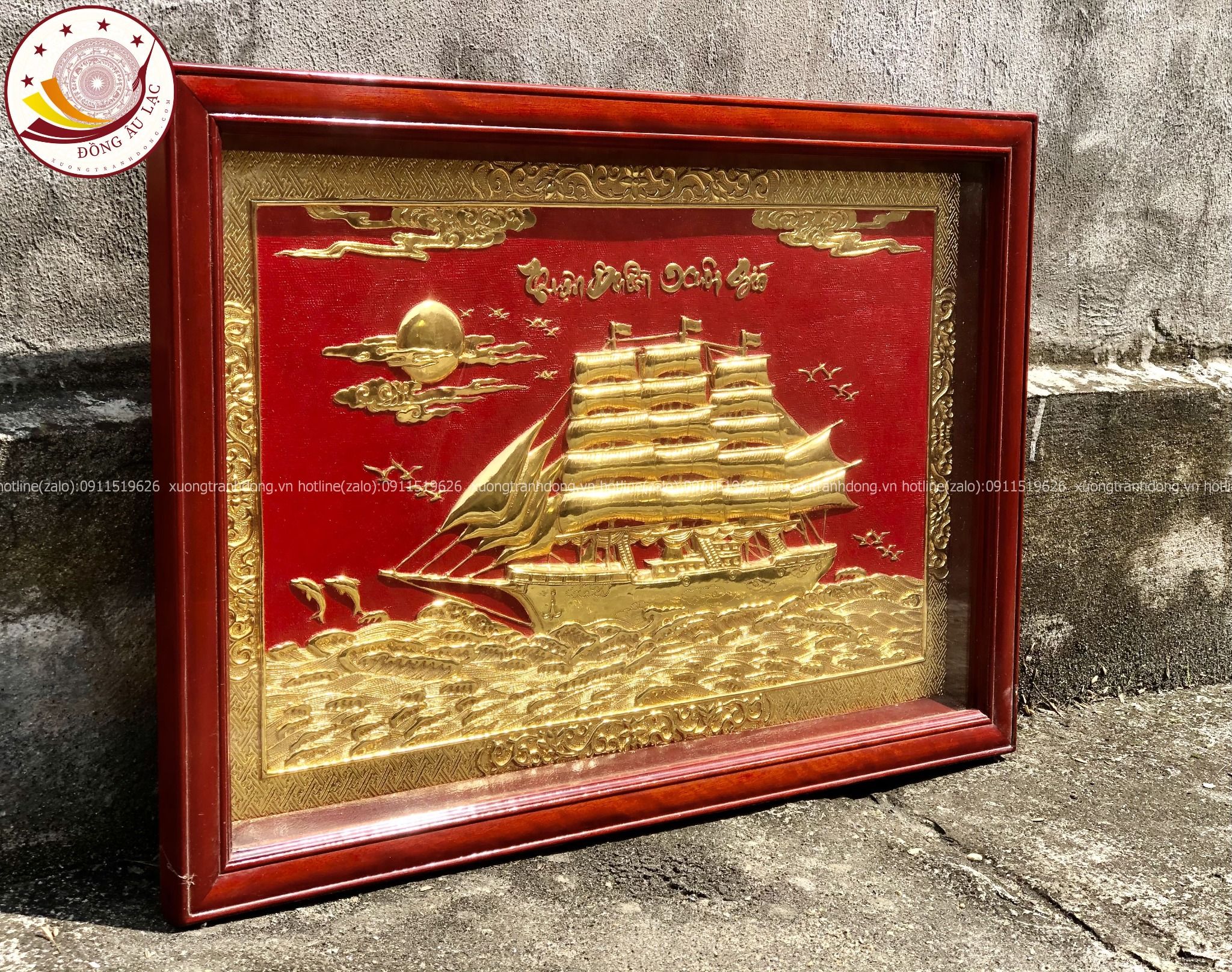 tranh qua tang thuan buom xuoi gio dong vang dat vang kich thuoc 48x68cm xuong tranh dong