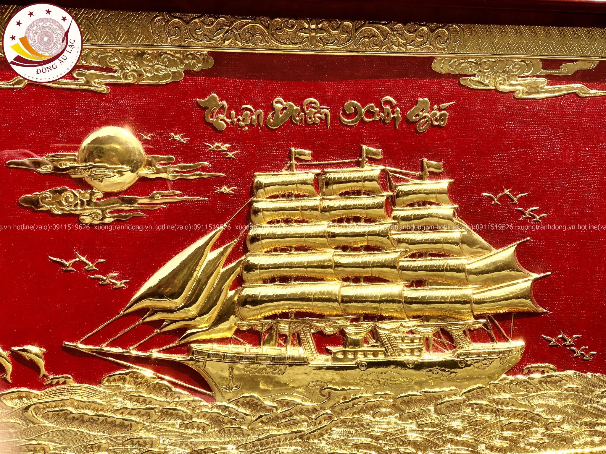 tranh qua tang thuan buom xuoi gio dong vang dat vang kich thuoc 48x68cm xuong tranh dong