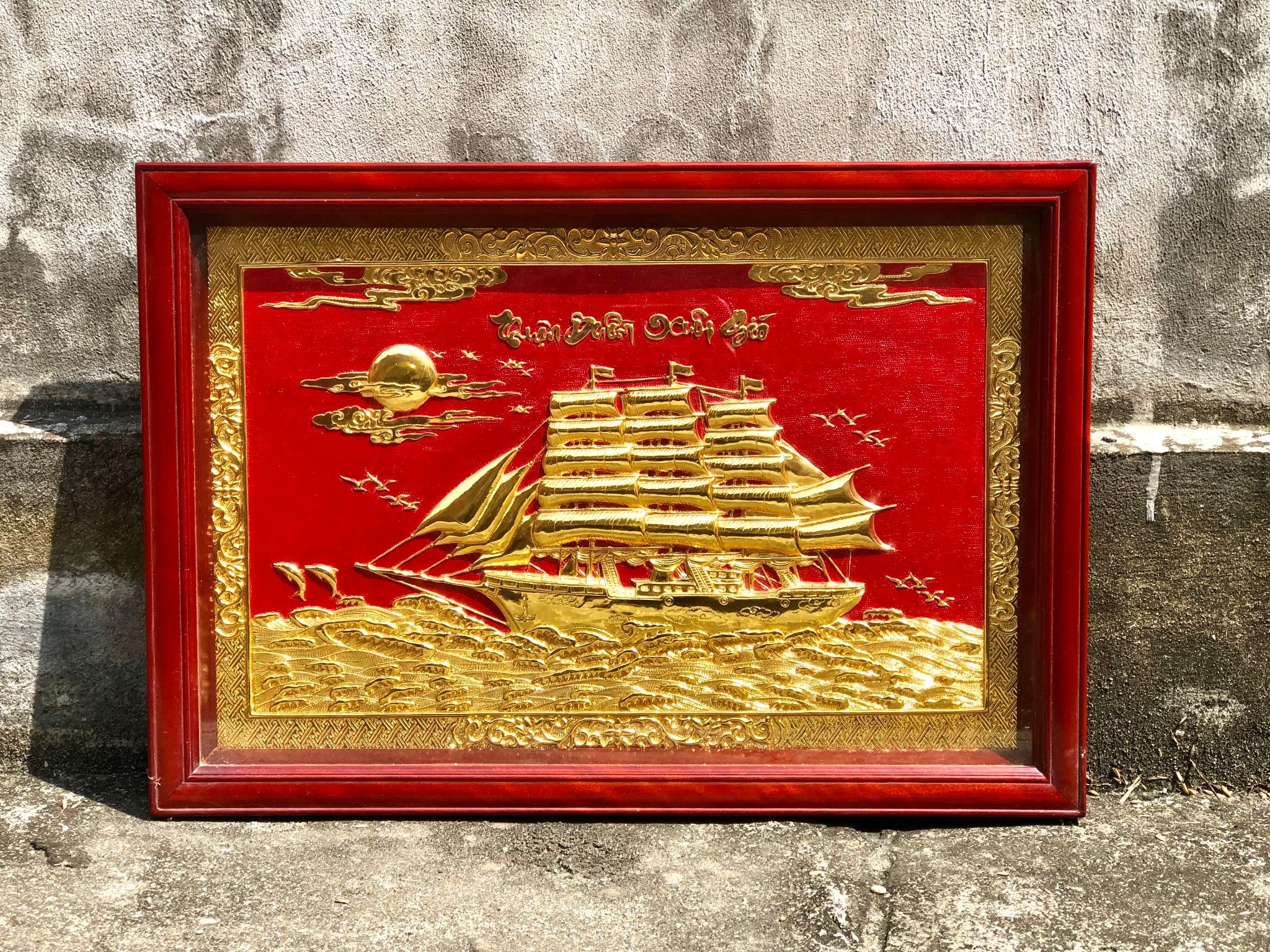 tranh thuan buom xuoi gio bang dong nen do ma vang 24k cao cap tranh qua tang dep kich thuoc 68cm x 48cm